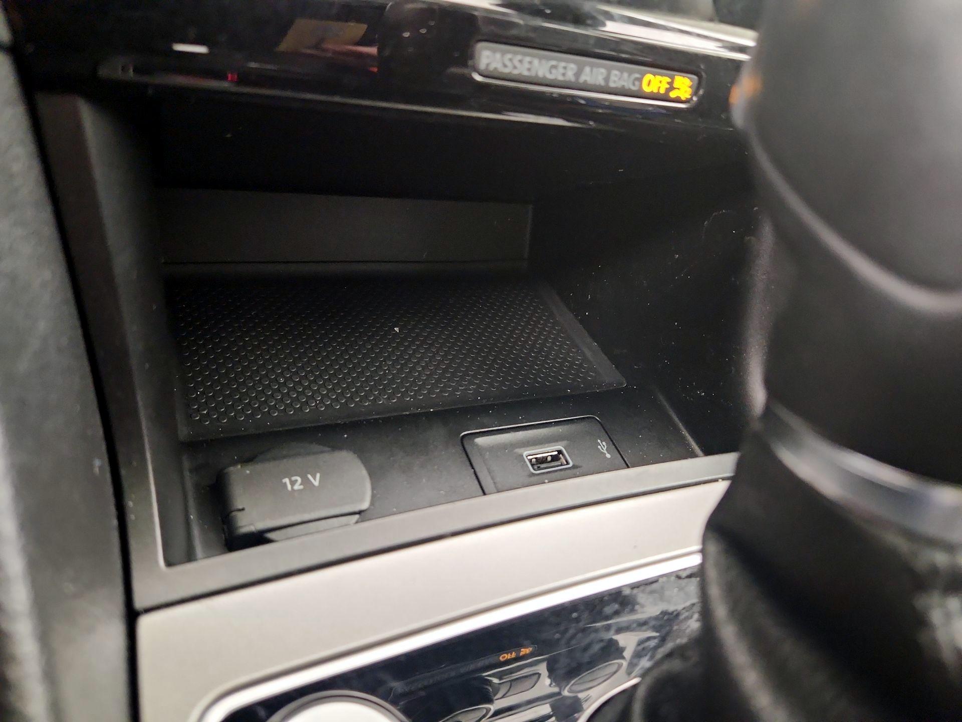 Thumbnail: 2020 Volkswagen Passat - 16