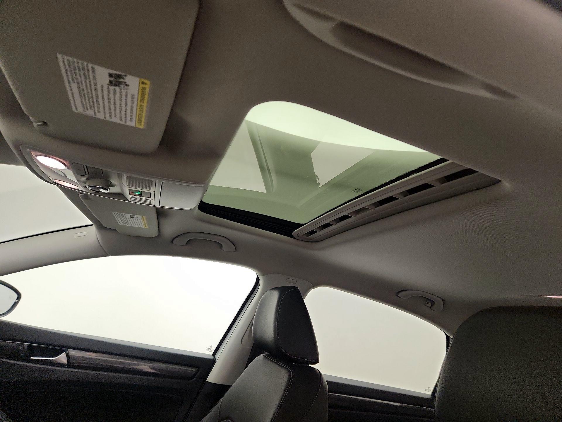 Thumbnail: 2020 Volkswagen Passat - 17