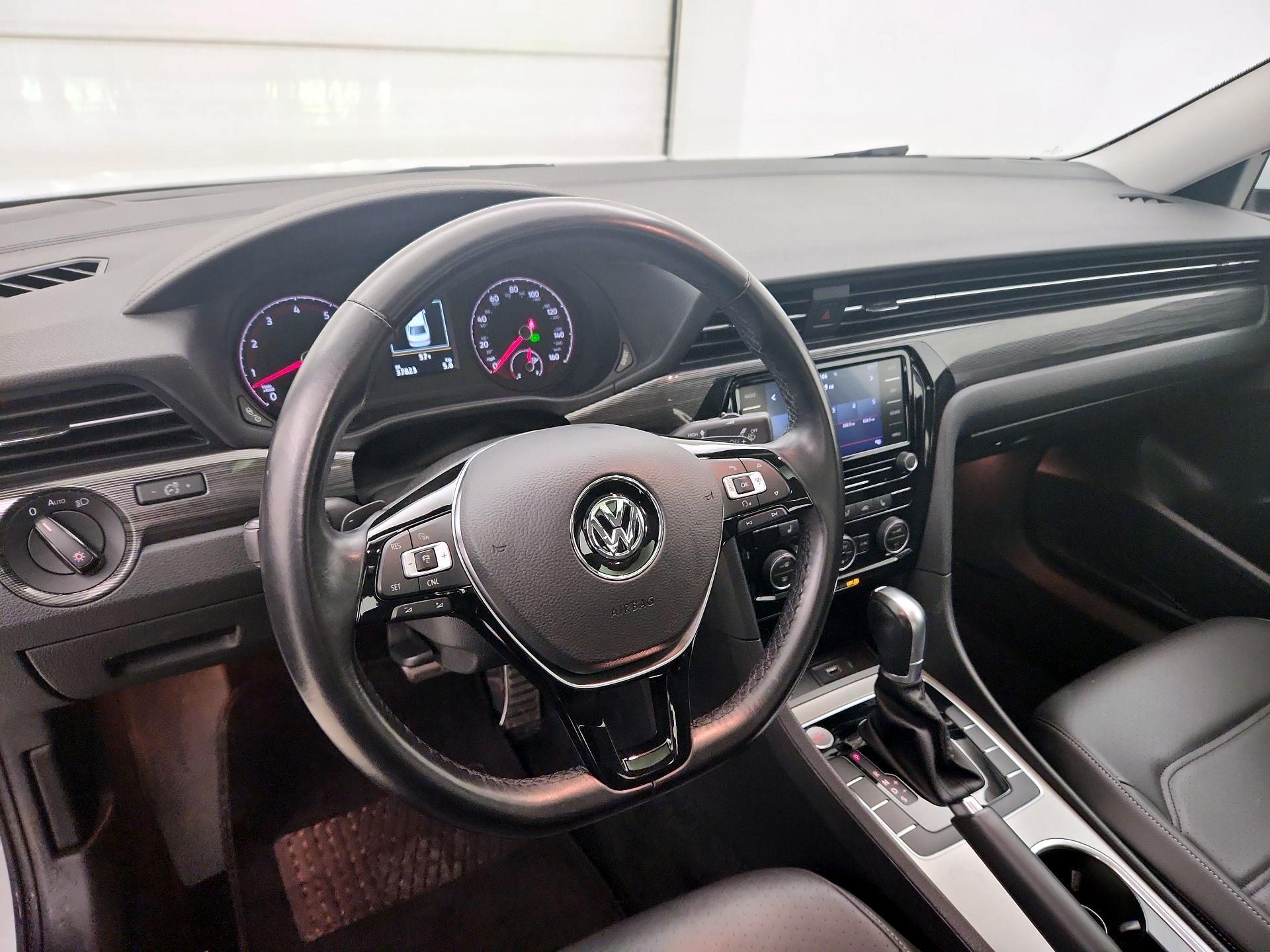 Thumbnail: 2020 Volkswagen Passat - 8