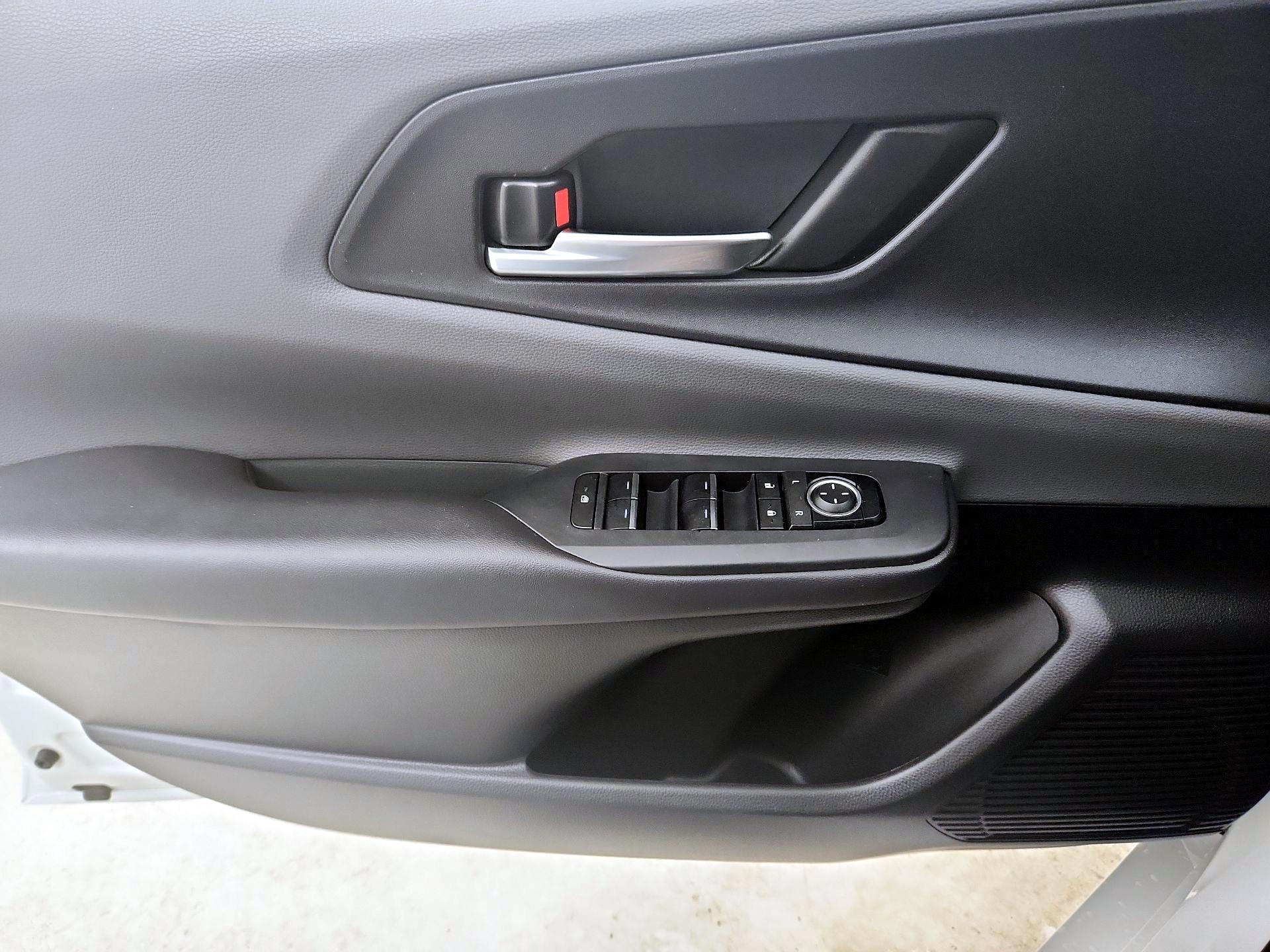 Thumbnail: 2023 Toyota Prius - 10