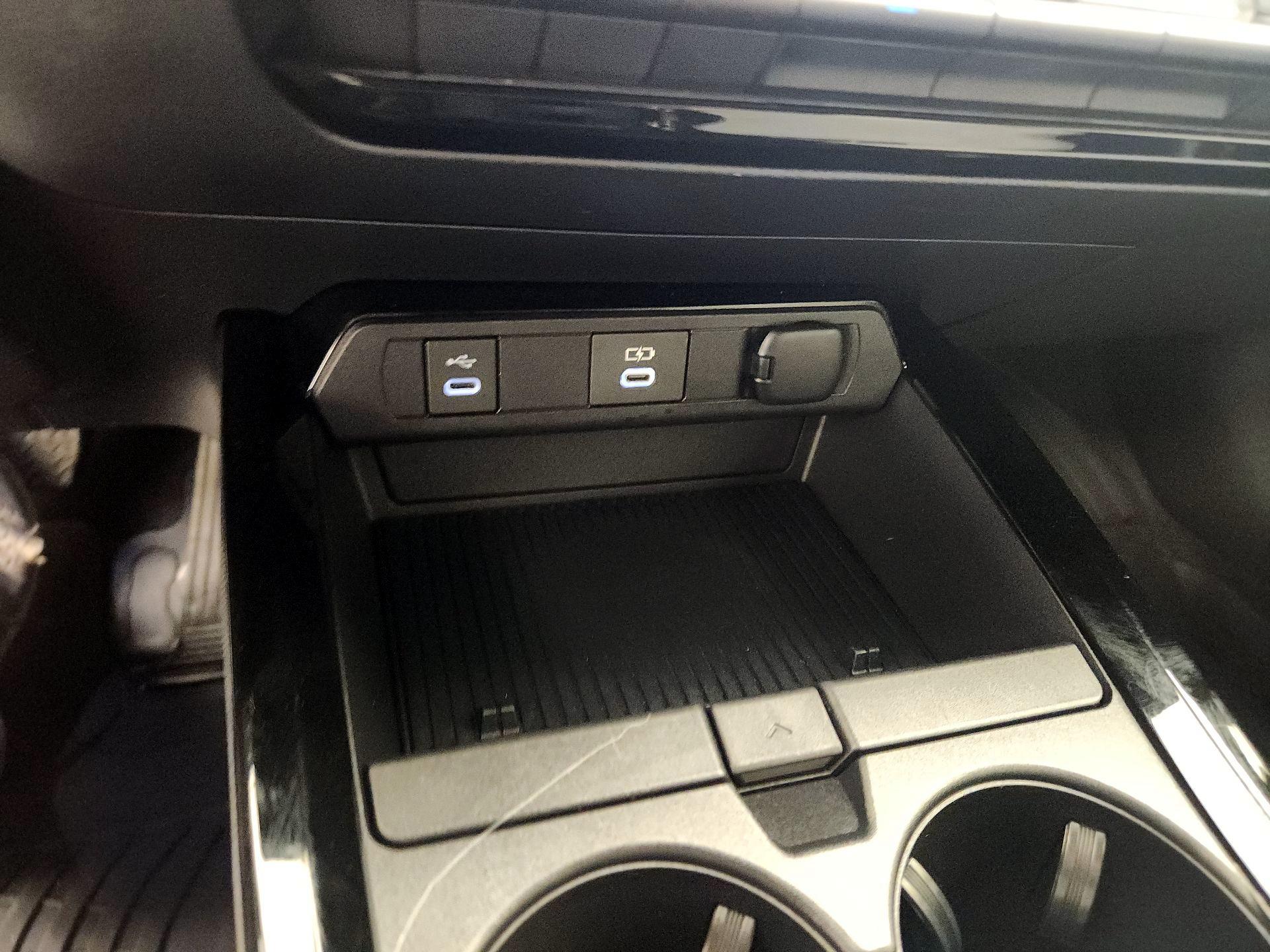 Thumbnail: 2023 Toyota Prius - 17