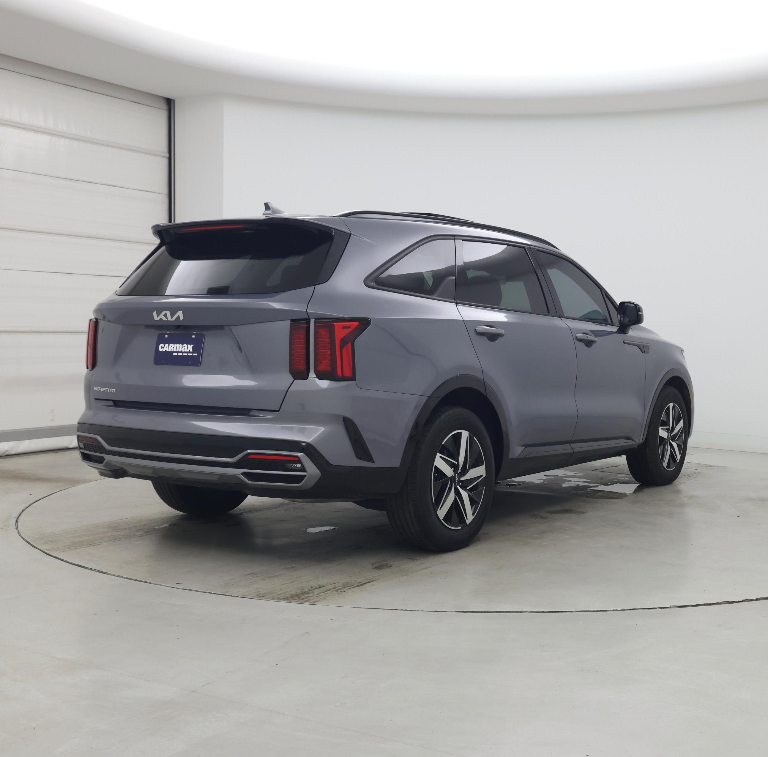 Thumbnail: 2023 Kia Sorento - 8