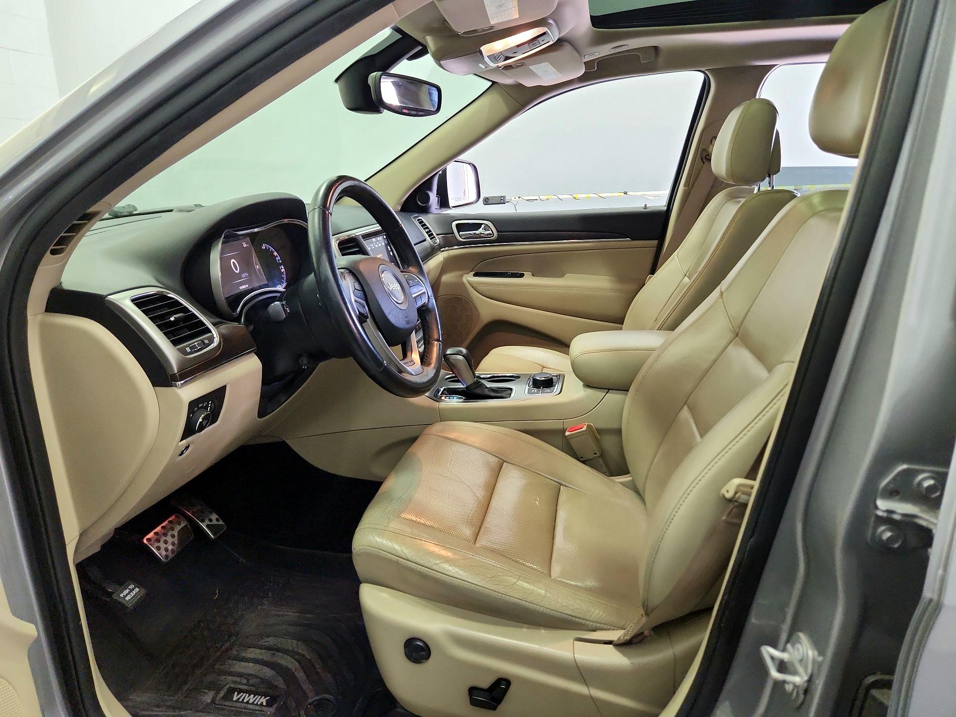 Thumbnail: 2018 Jeep Grand Cherokee - 11