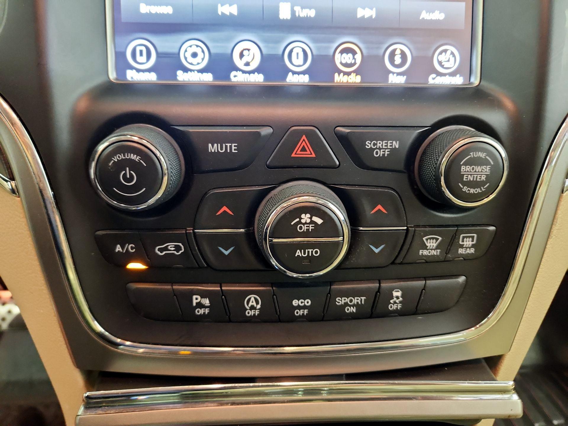 Thumbnail: 2018 Jeep Grand Cherokee - 17