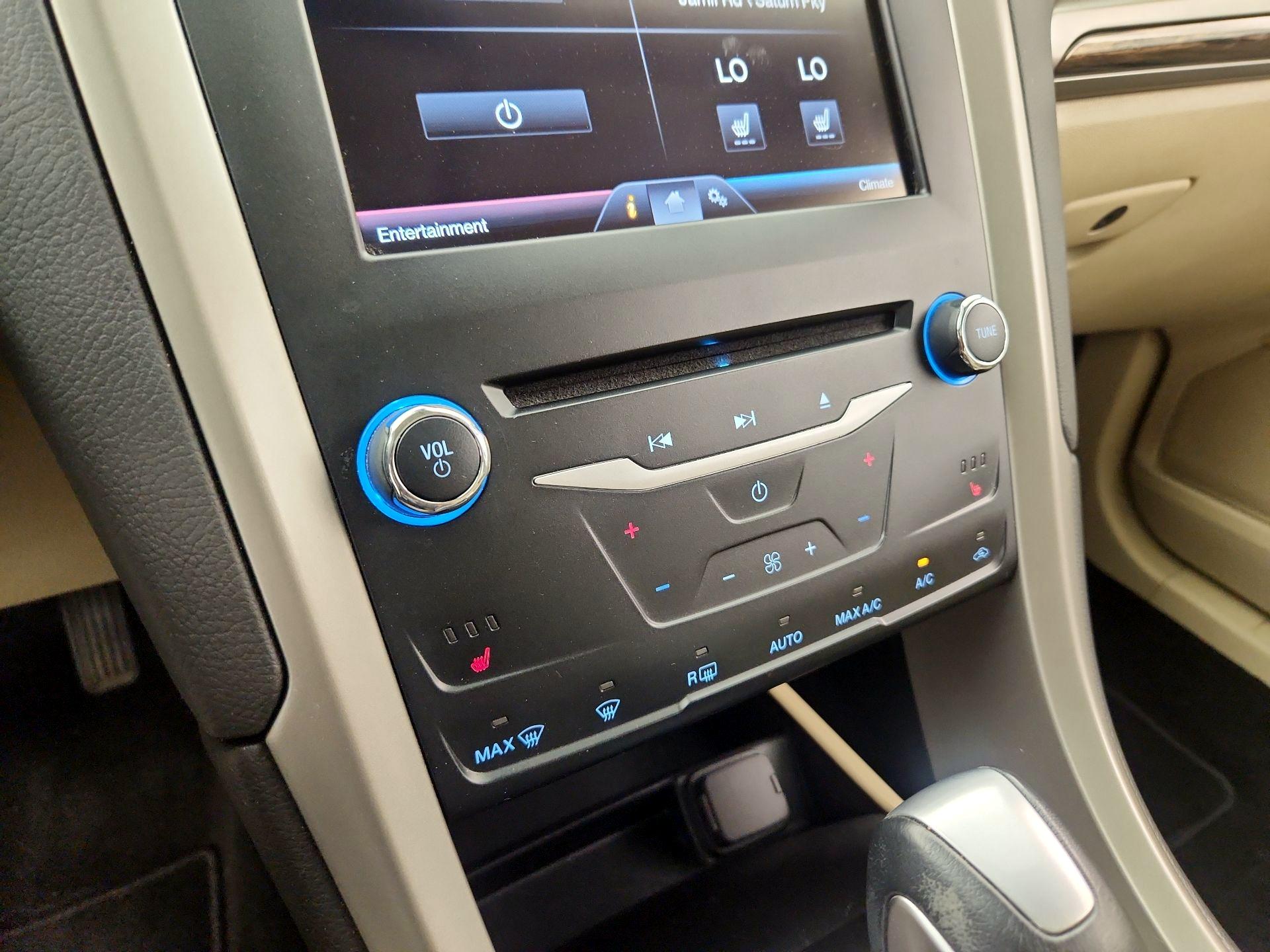 Thumbnail: 2014 Ford Fusion - 17