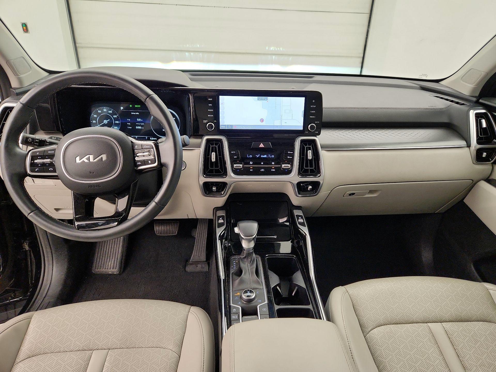 Thumbnail: 2023 Kia Sorento - 9