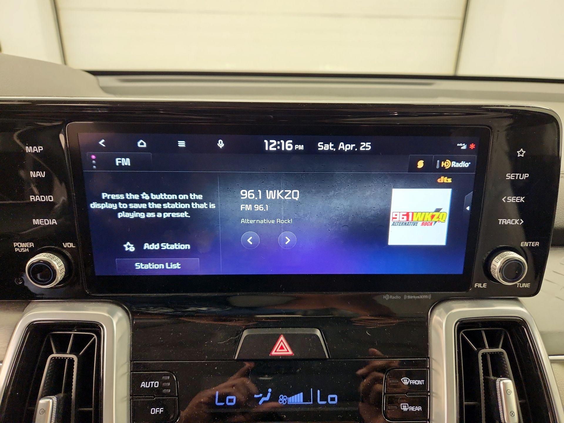 Thumbnail: 2023 Kia Sorento - 16