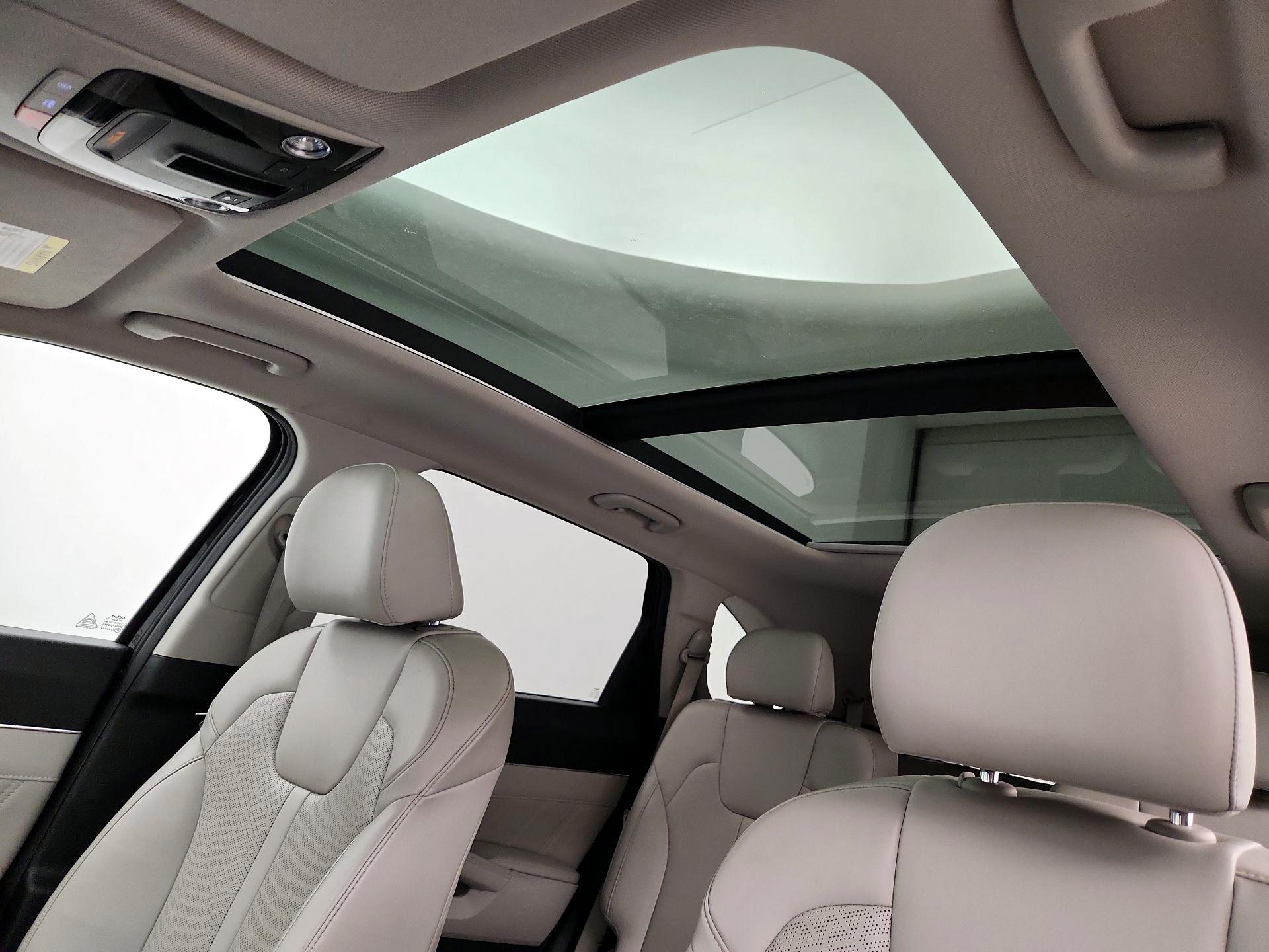 Thumbnail: 2023 Kia Sorento - 20