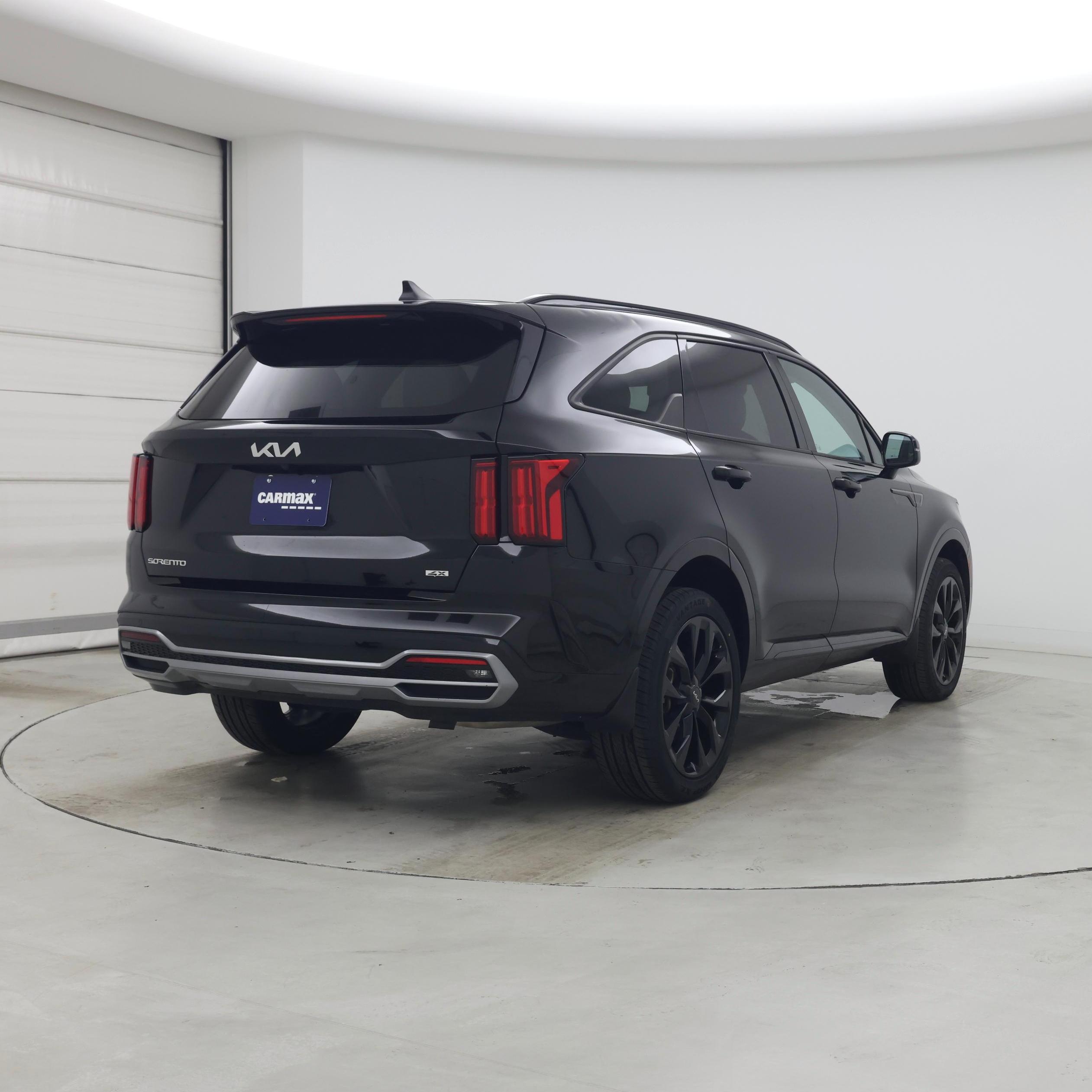 Thumbnail: 2023 Kia Sorento - 8