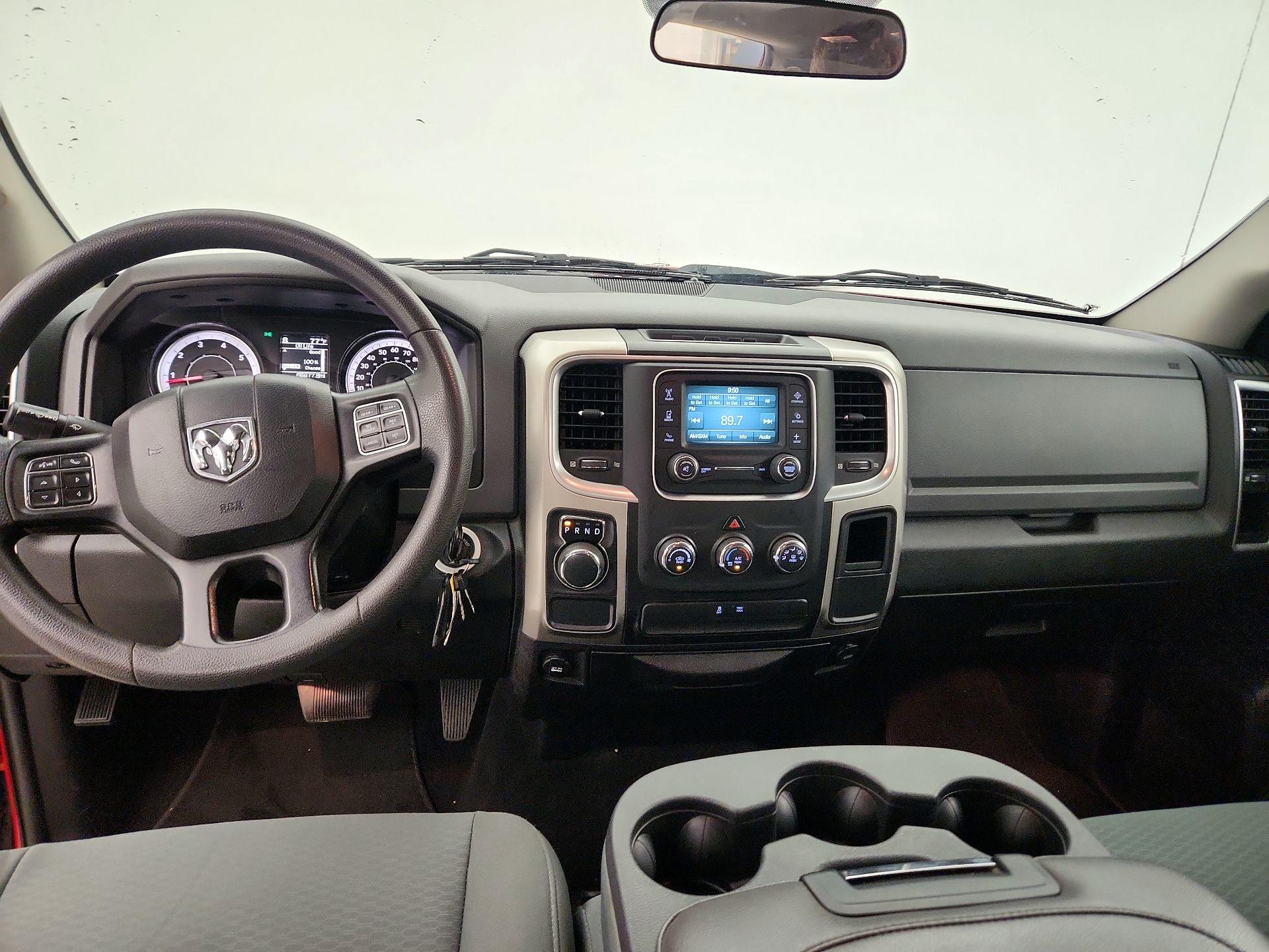 Thumbnail: 2020 RAM 1500 Classic - 9