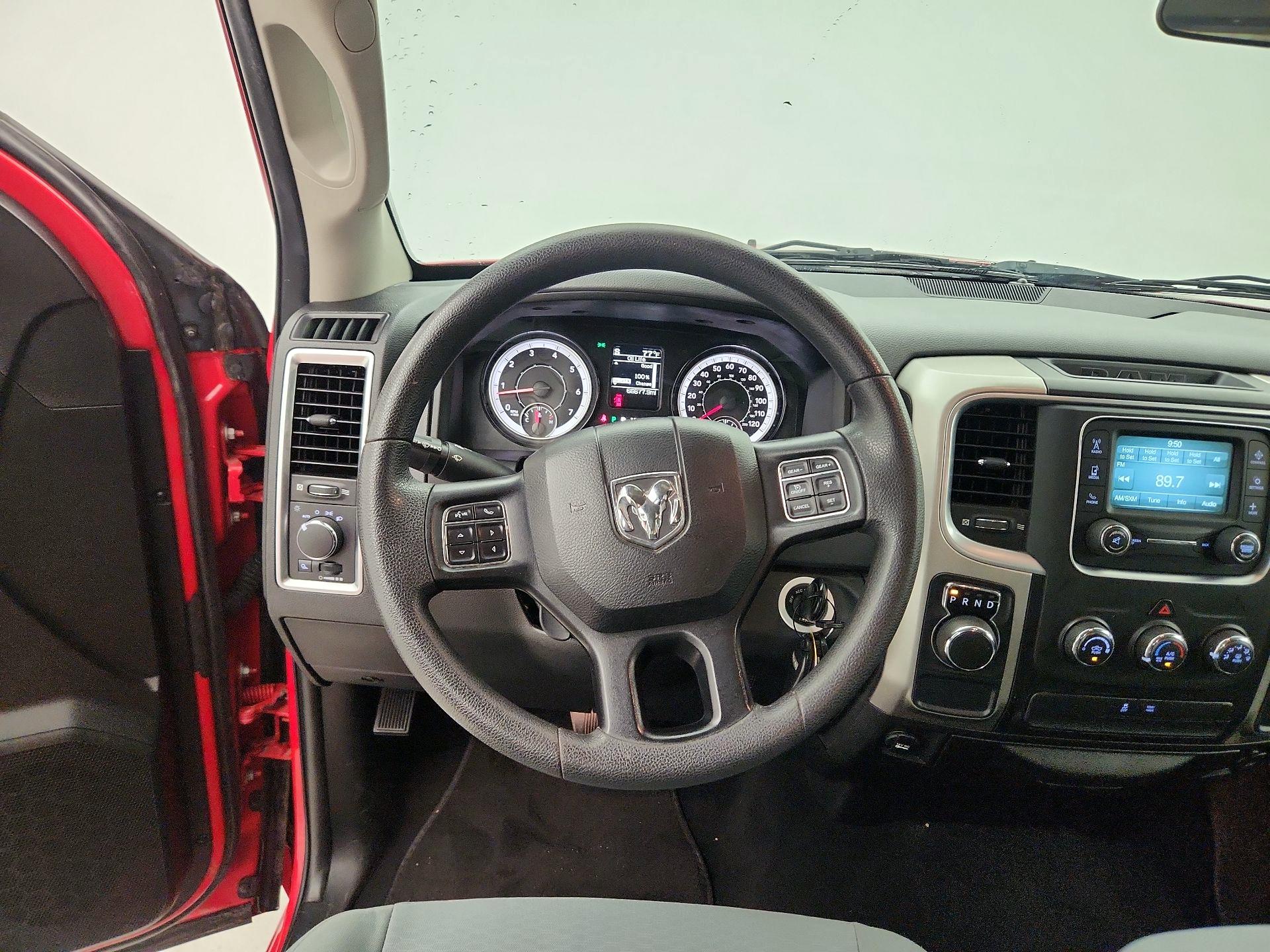 Thumbnail: 2020 RAM 1500 Classic - 10