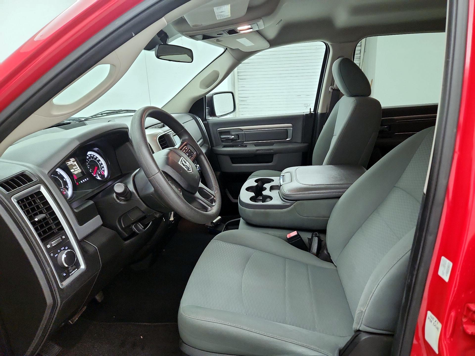 Thumbnail: 2020 RAM 1500 Classic - 11