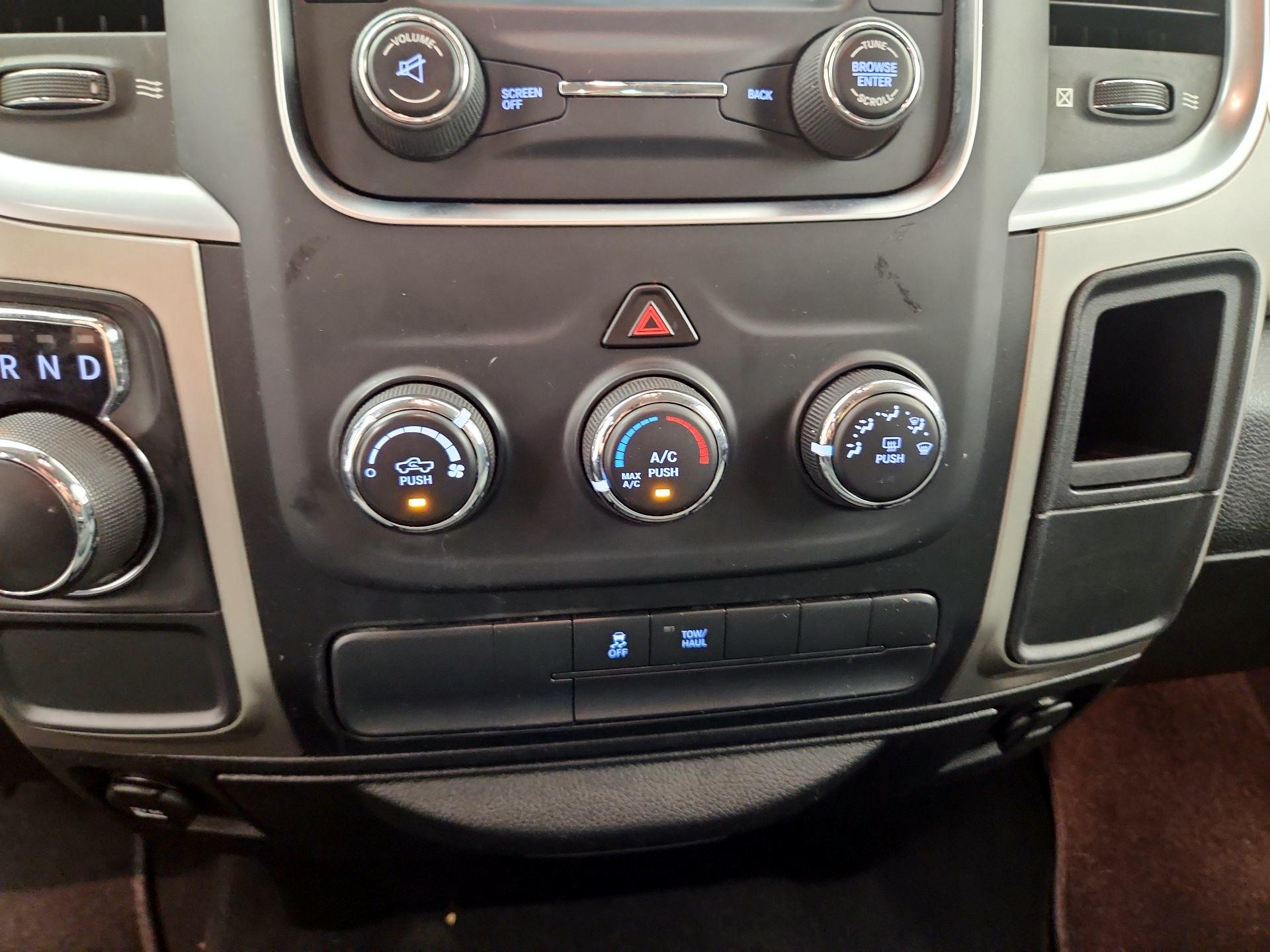 Thumbnail: 2020 RAM 1500 Classic - 15