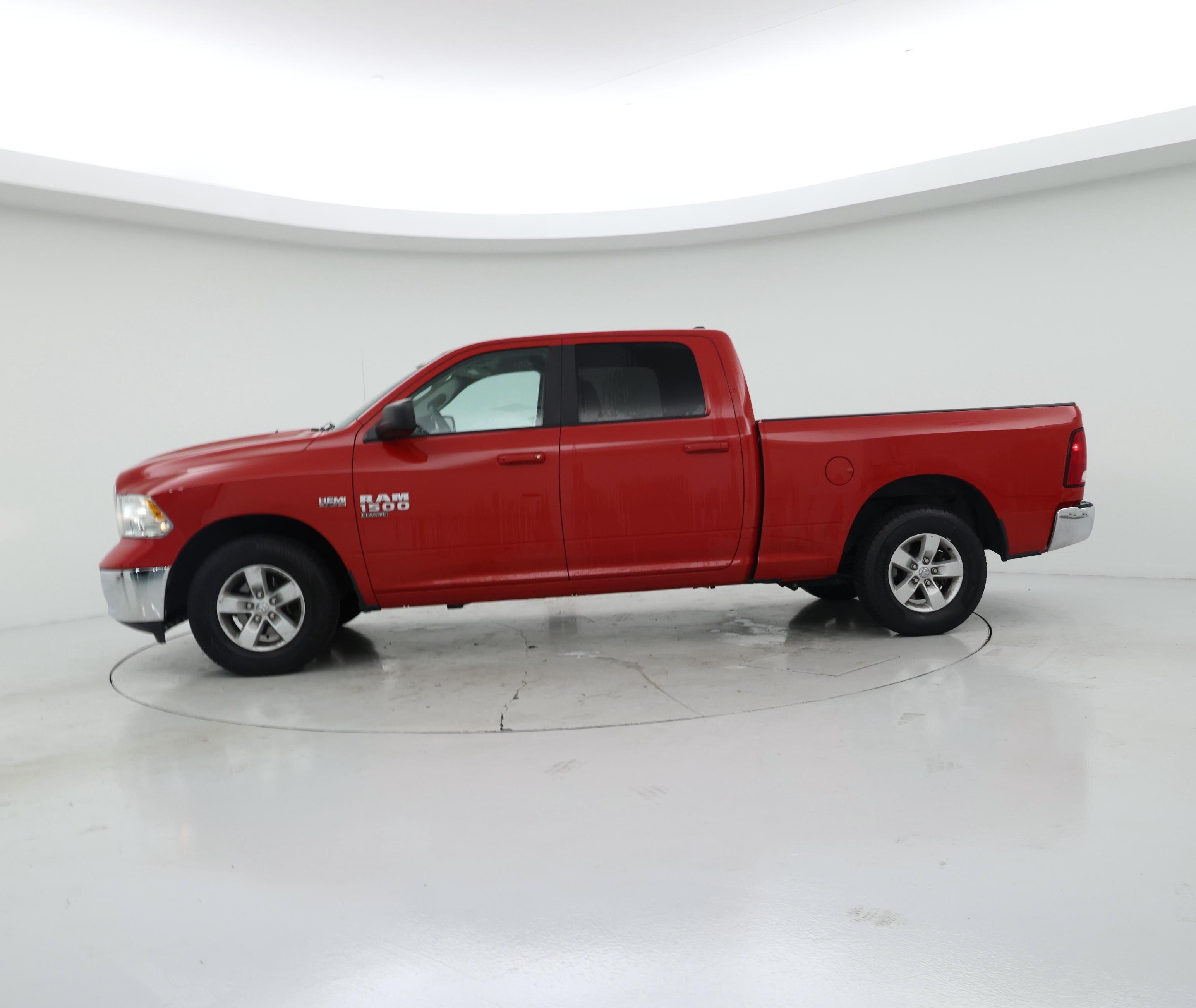Thumbnail: 2020 RAM 1500 Classic - 3