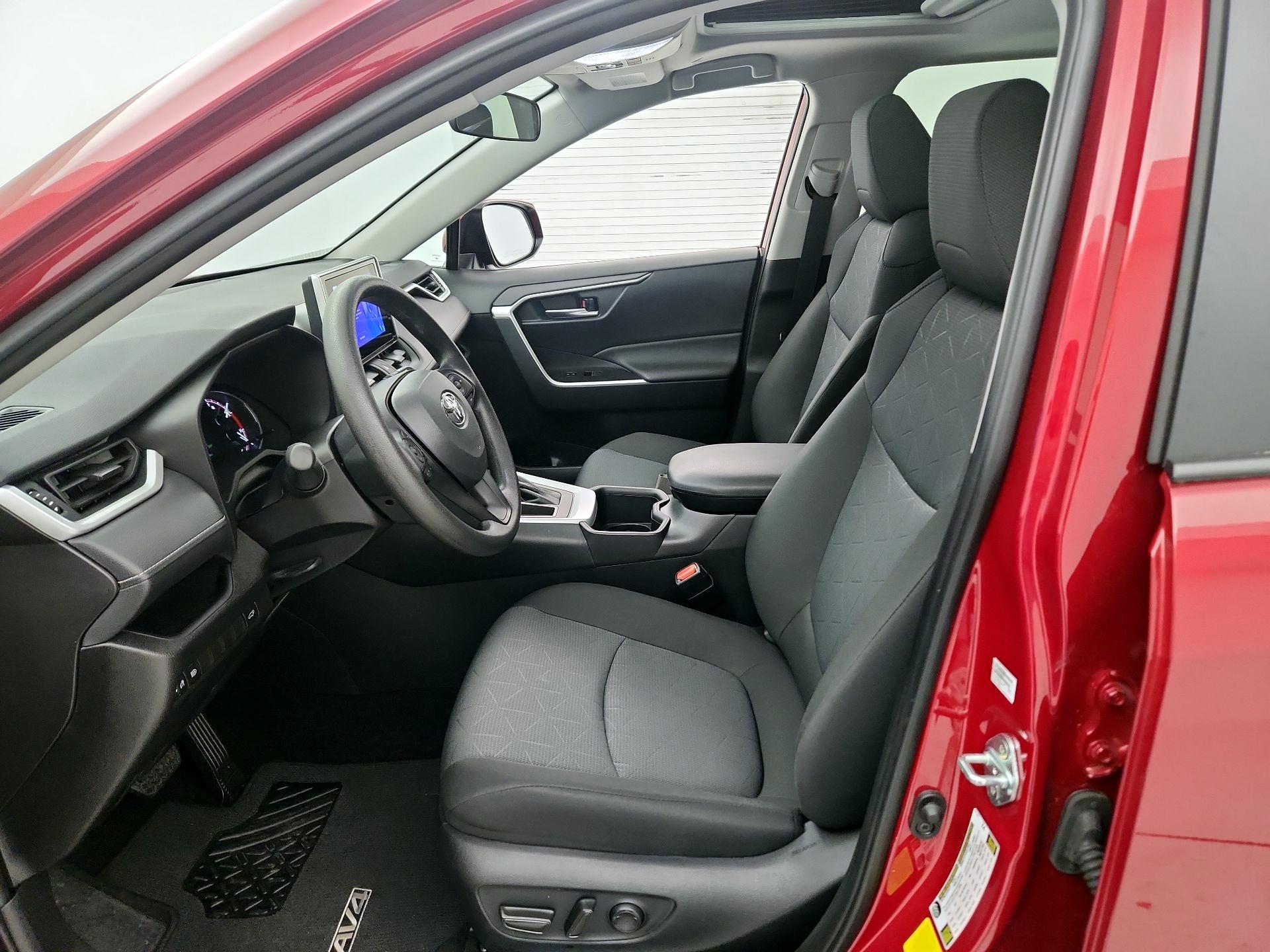 Thumbnail: 2025 Toyota RAV4 - 11