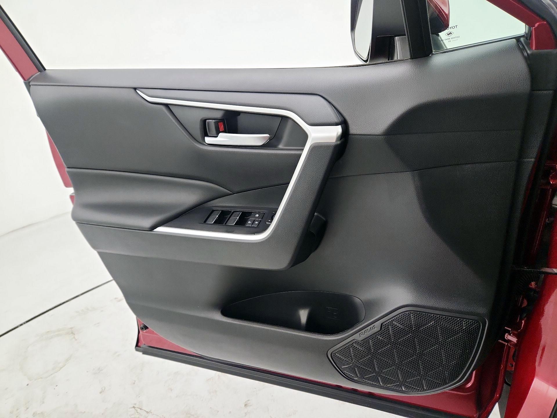 Thumbnail: 2025 Toyota RAV4 - 12