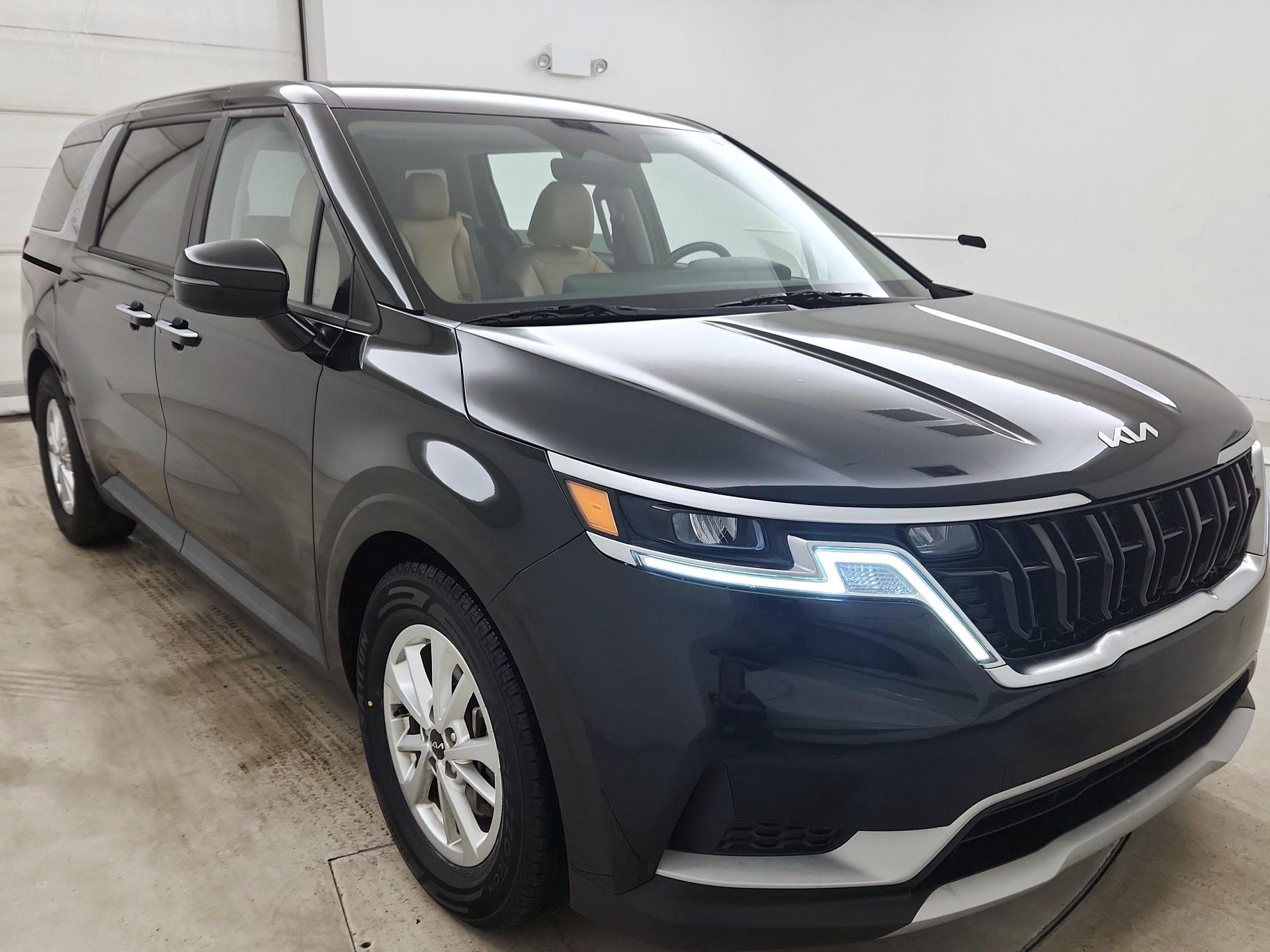 Thumbnail: 2022 Kia Carnival - 1