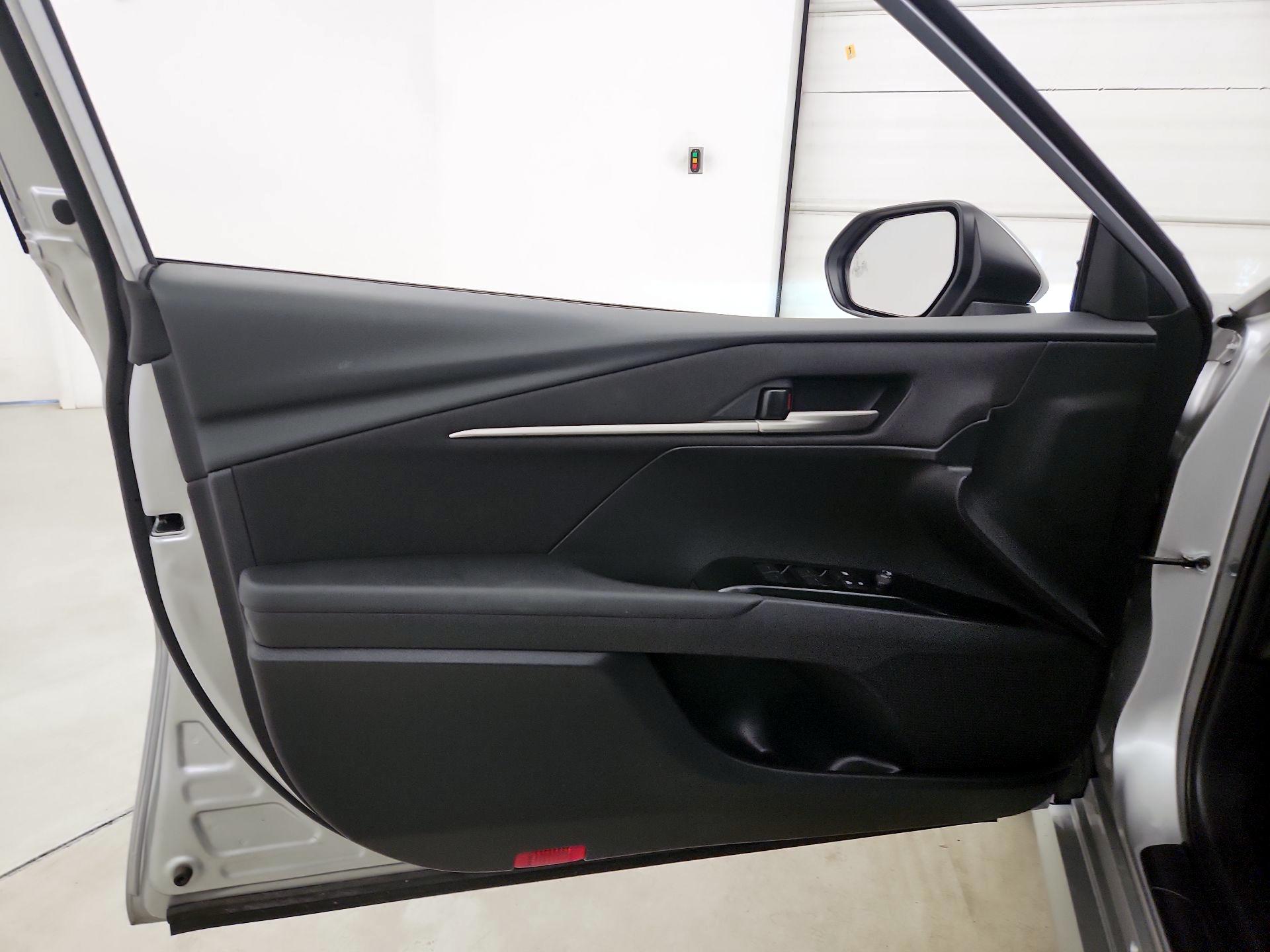 Thumbnail: 2025 Toyota Camry - 10