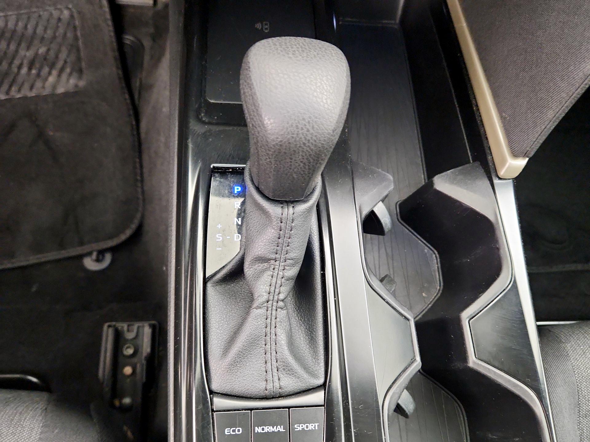 Thumbnail: 2025 Toyota Camry - 15