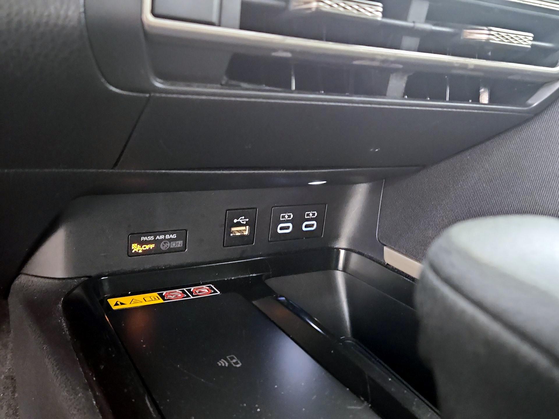 Thumbnail: 2025 Toyota Camry - 16