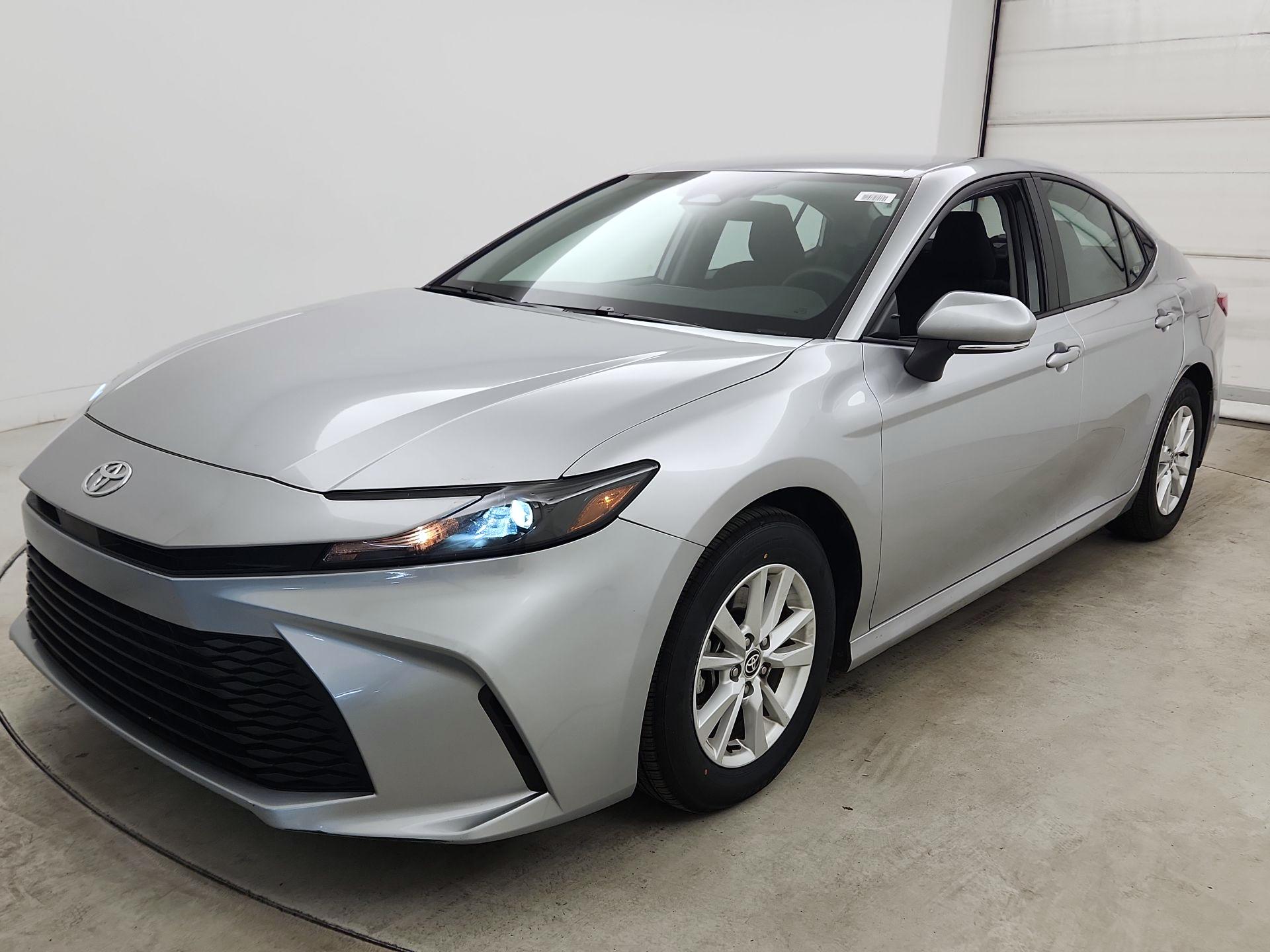 Thumbnail: 2025 Toyota Camry - 3