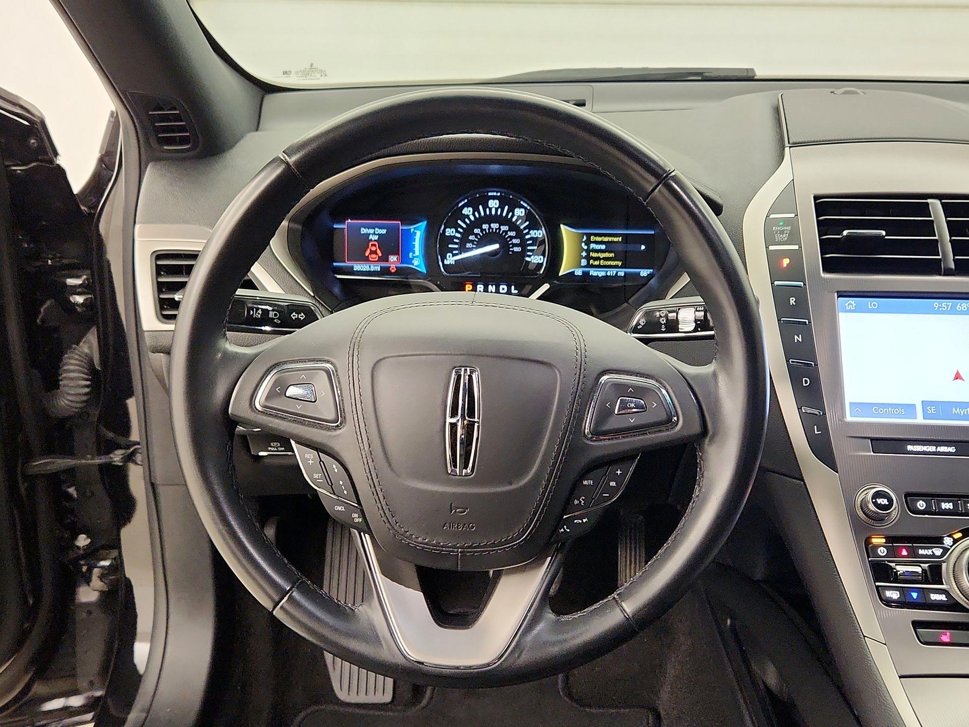 Thumbnail: 2020 Lincoln MKZ - 10