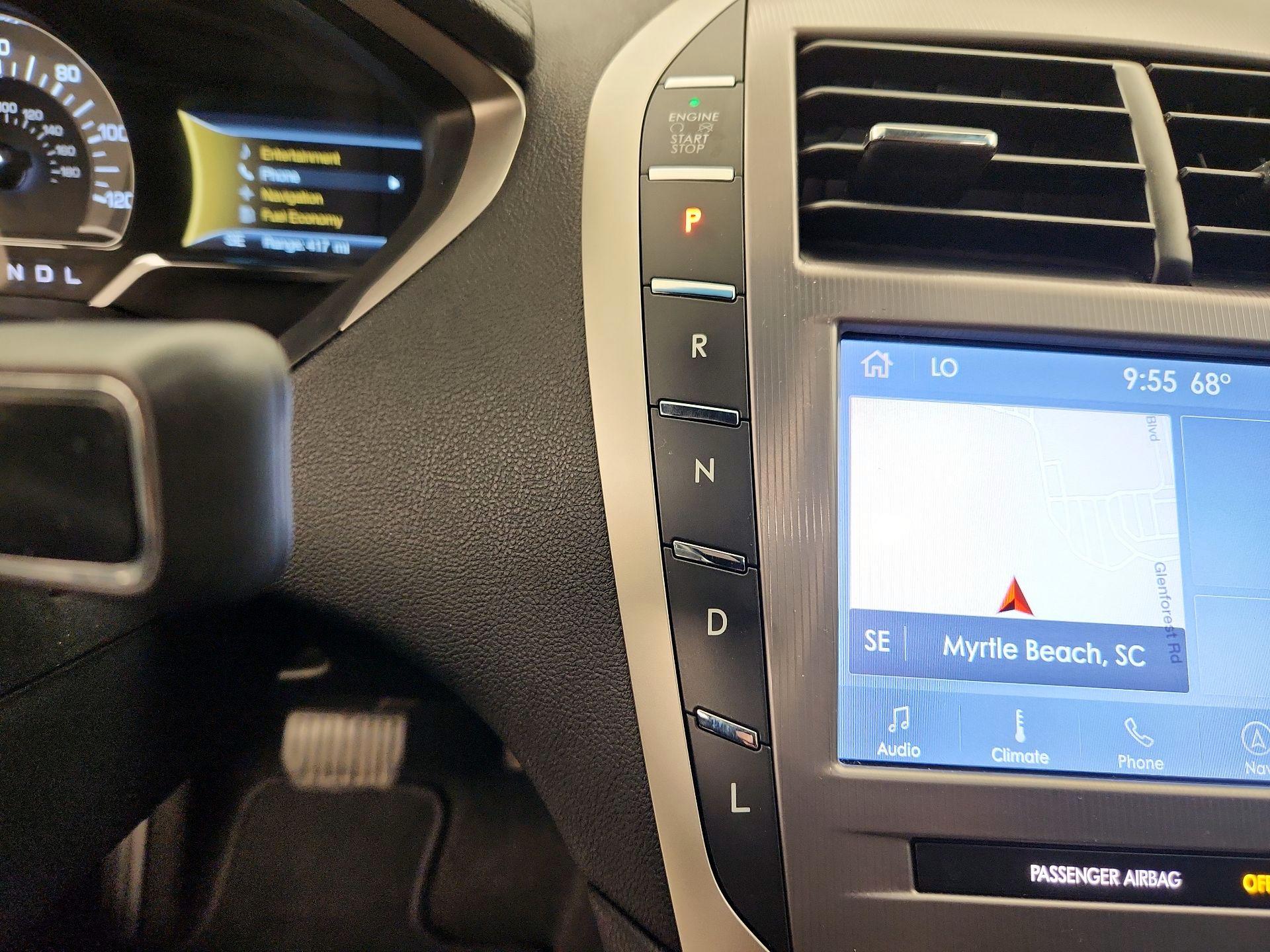 Thumbnail: 2020 Lincoln MKZ - 18