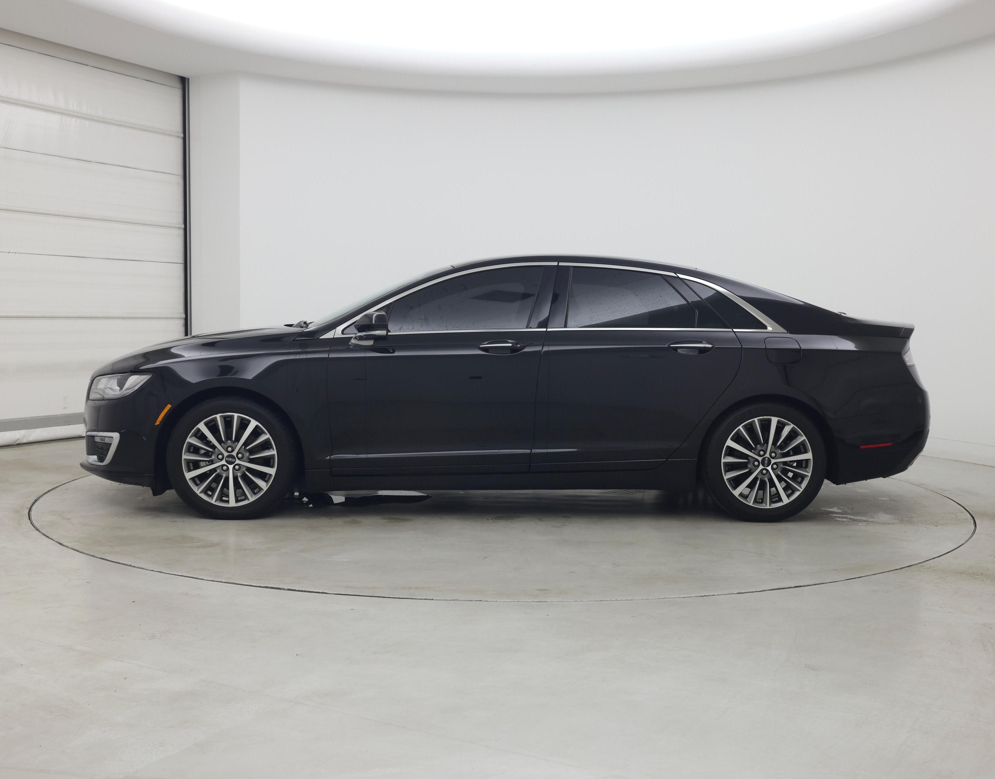 Thumbnail: 2020 Lincoln MKZ - 3