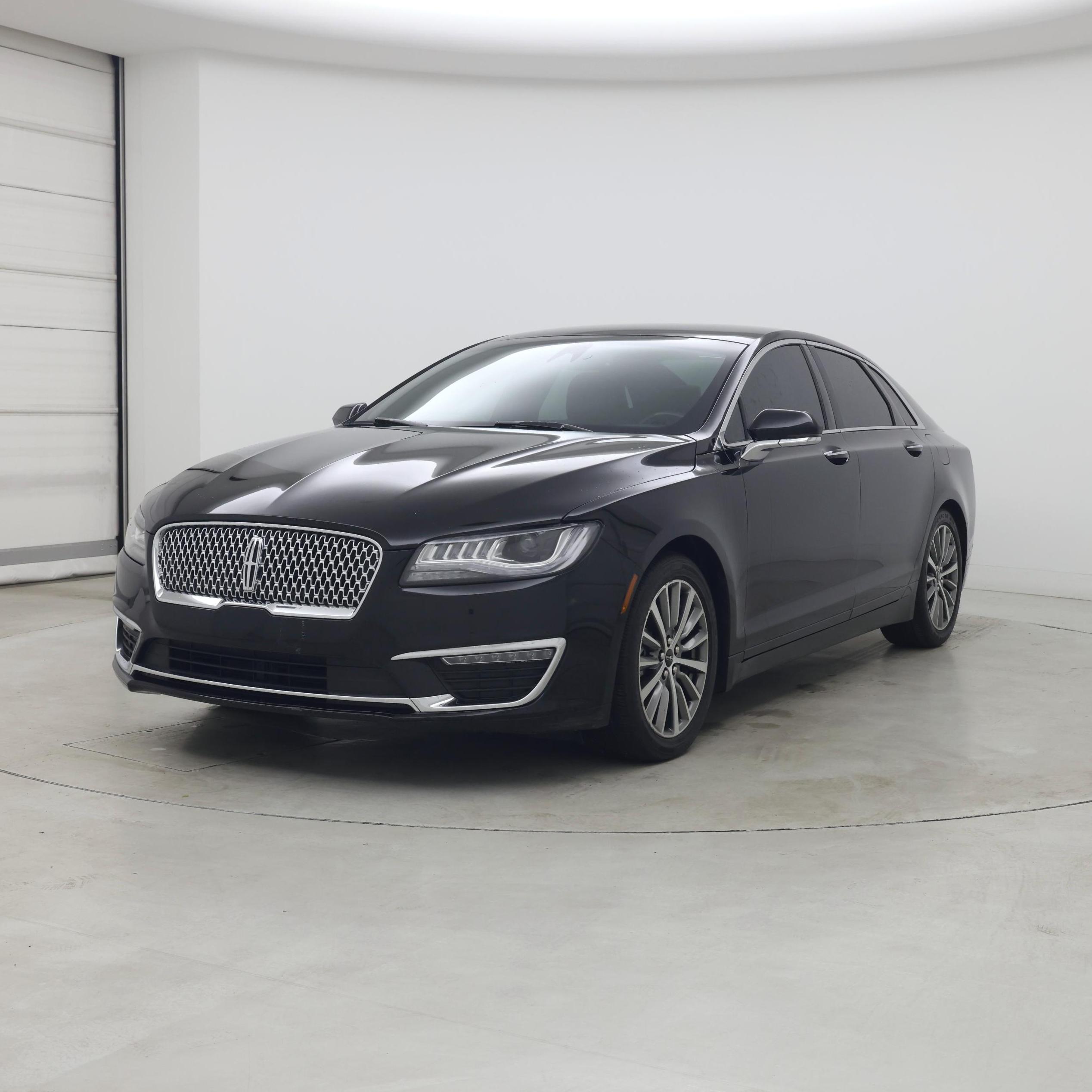 Thumbnail: 2020 Lincoln MKZ - 4