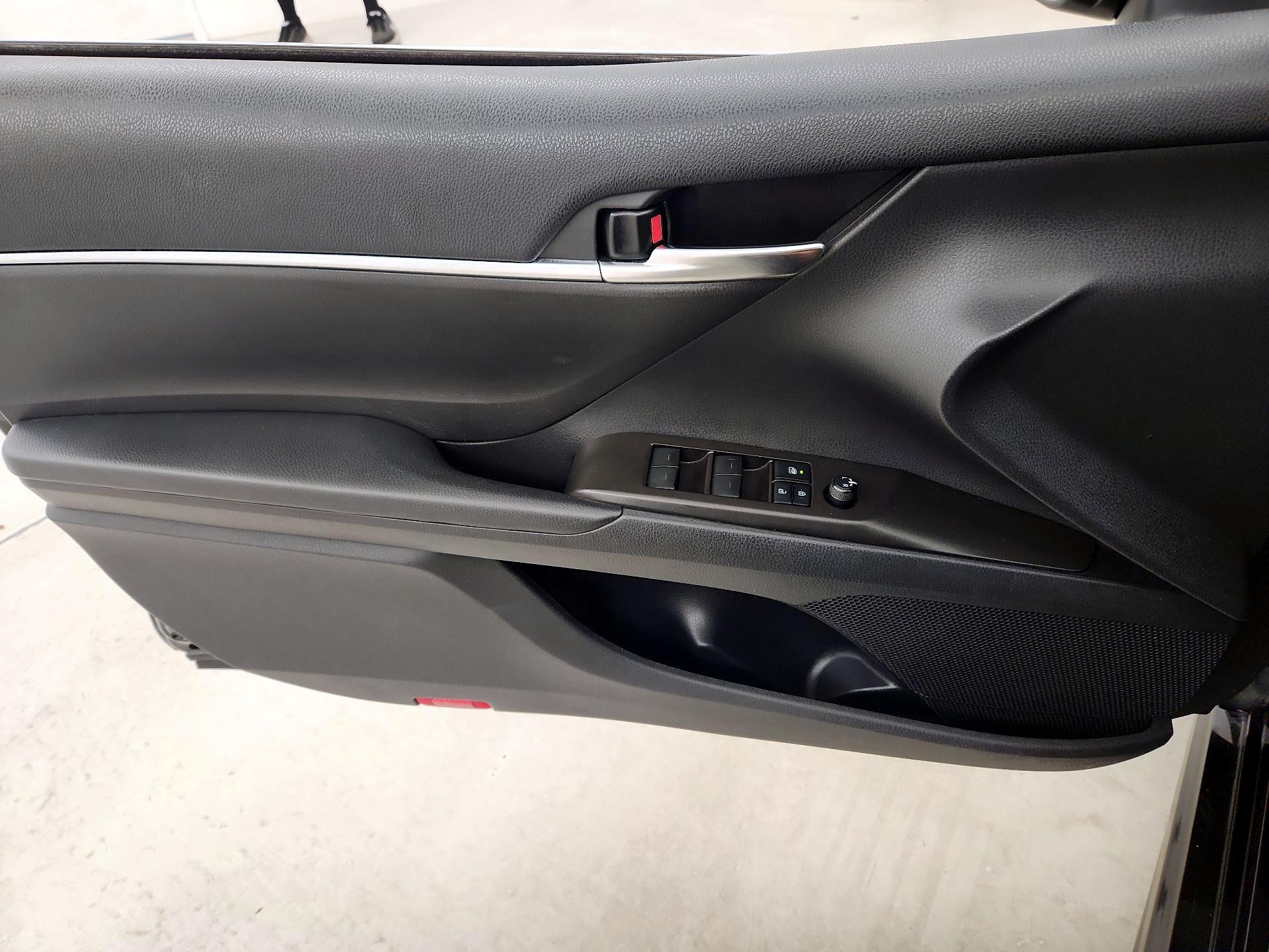 Thumbnail: 2021 Toyota Camry - 12