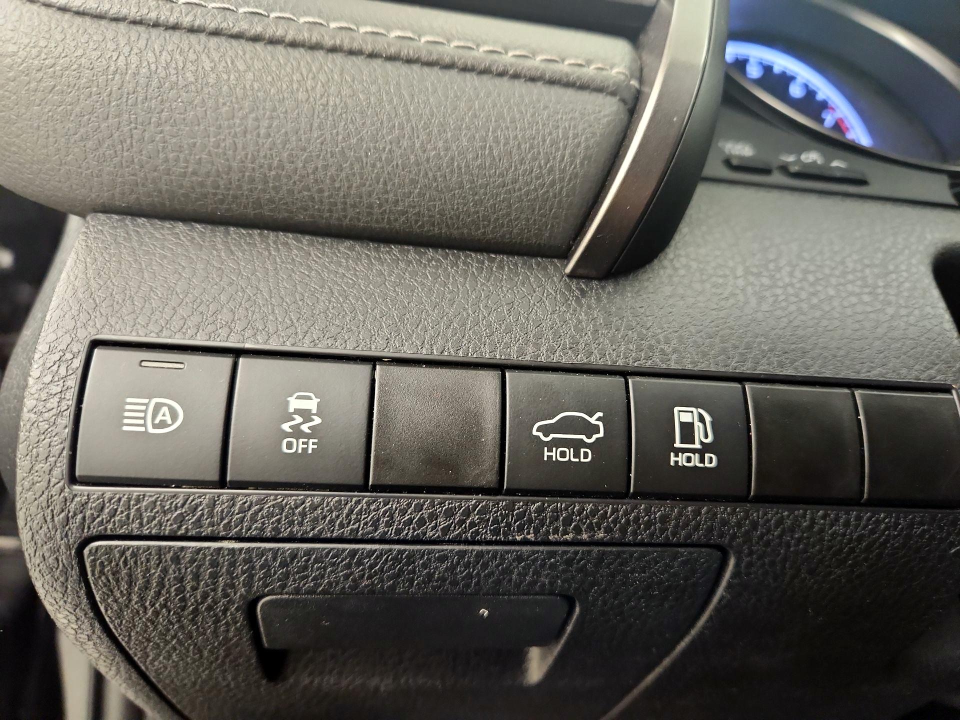 Thumbnail: 2021 Toyota Camry - 13