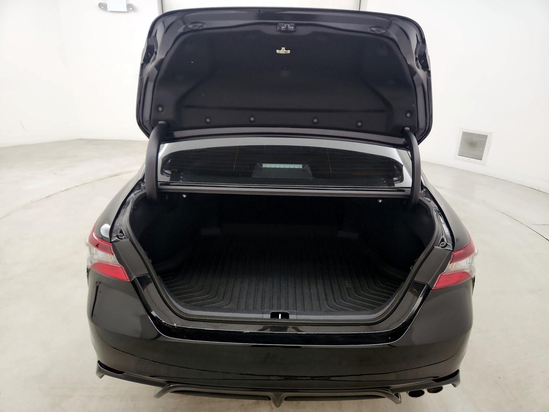 Thumbnail: 2021 Toyota Camry - 20