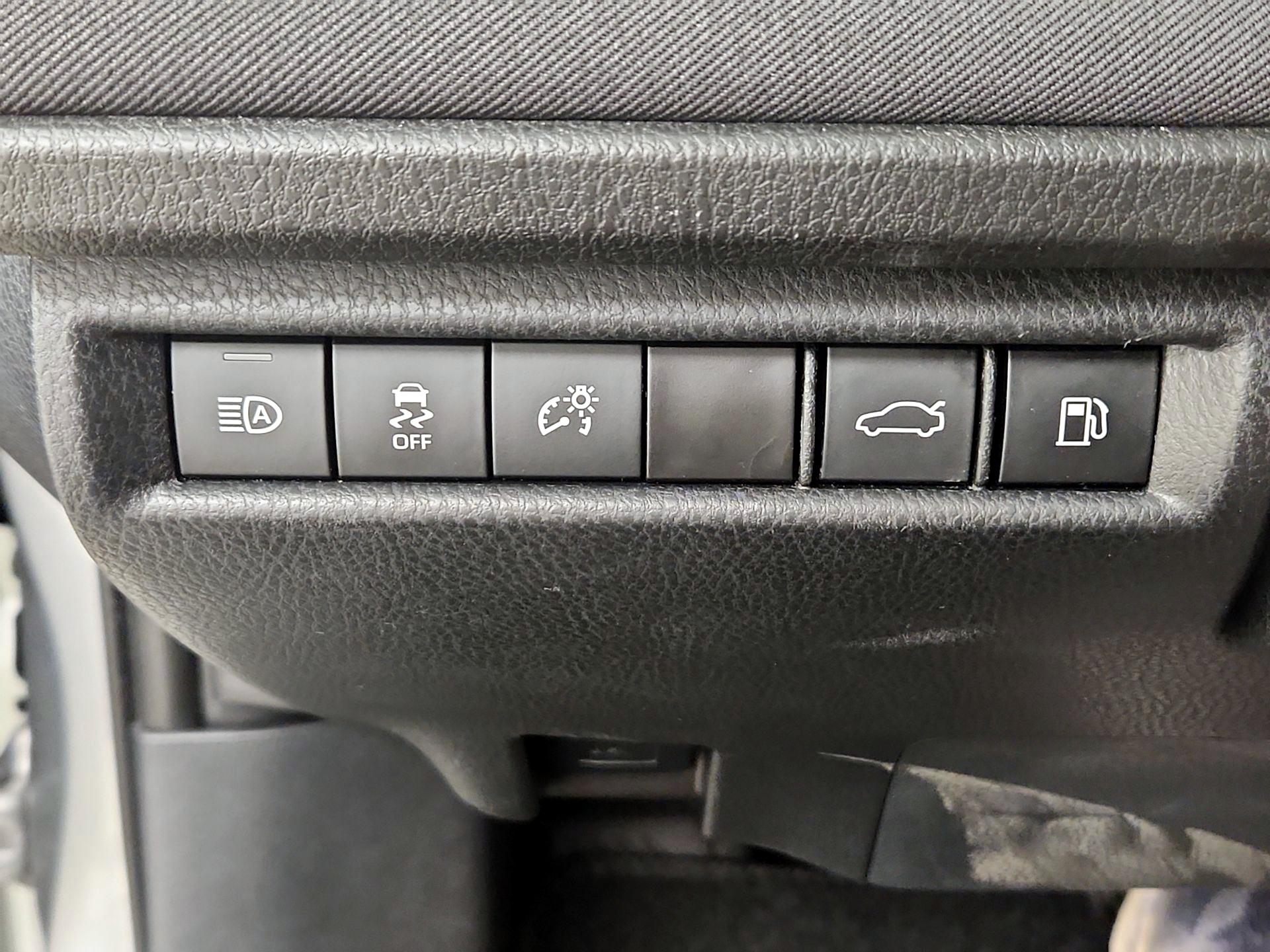 Thumbnail: 2025 Toyota Camry - 11