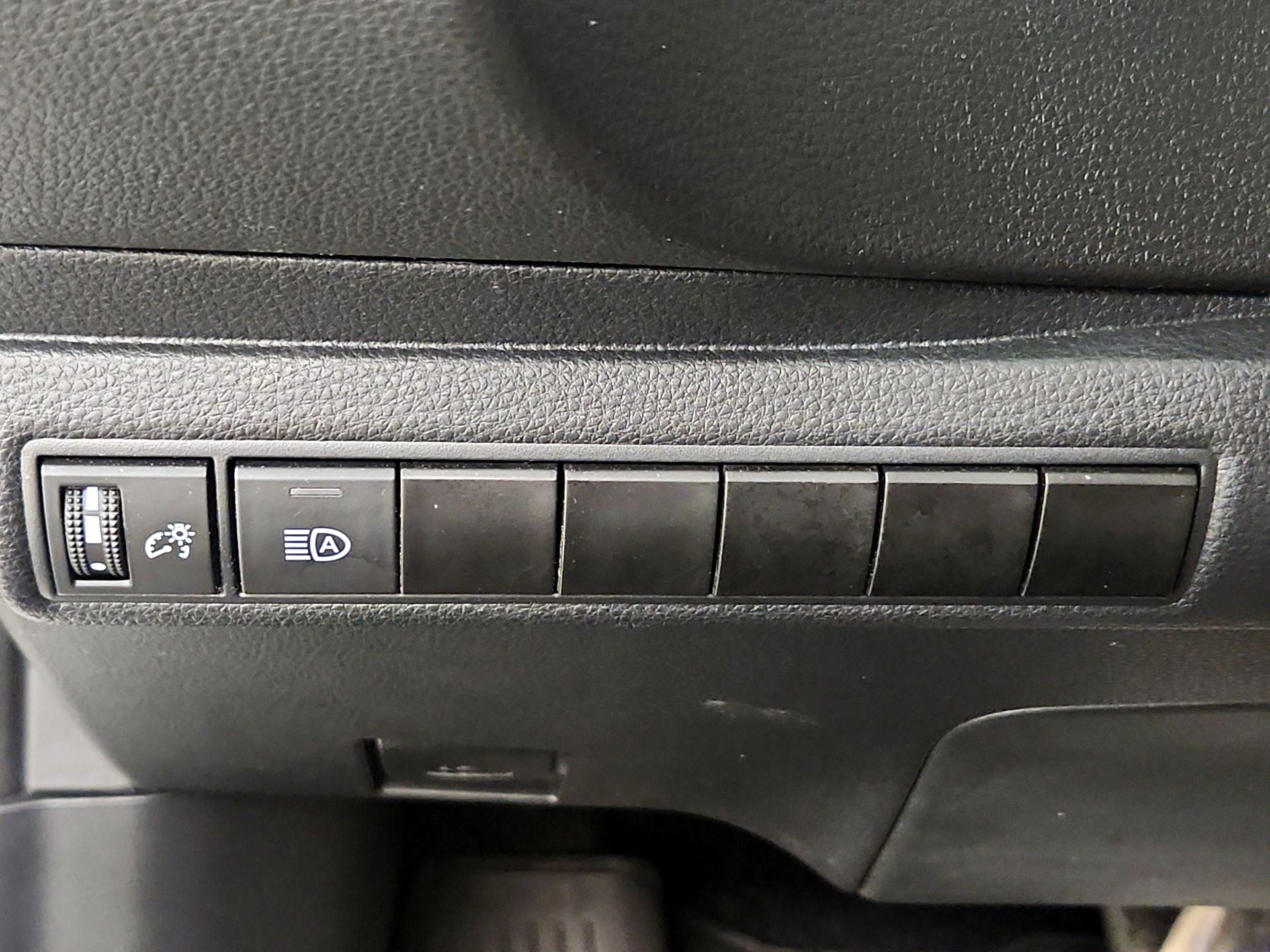 Thumbnail: 2022 Toyota Corolla - 11