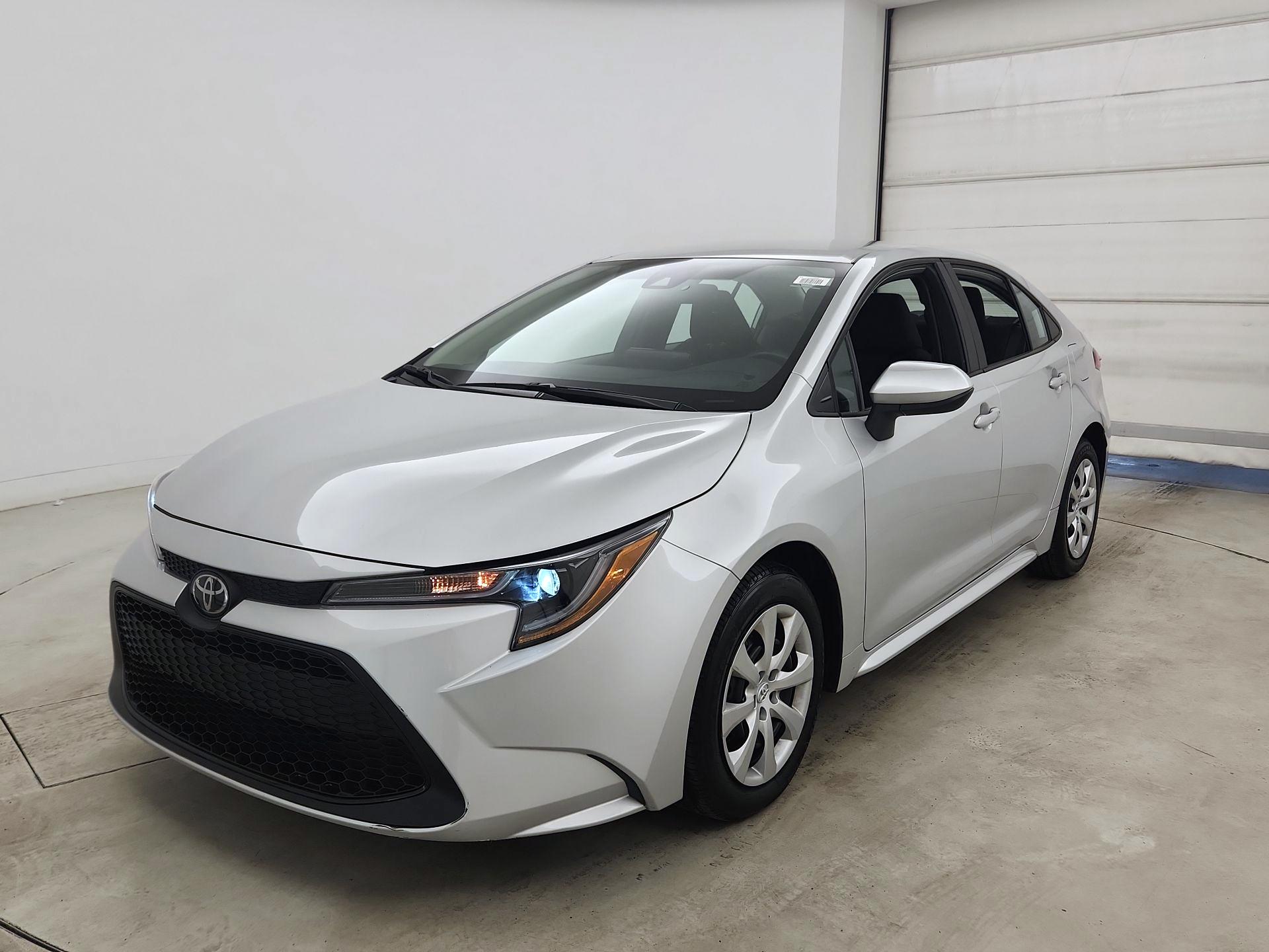 Thumbnail: 2022 Toyota Corolla - 3