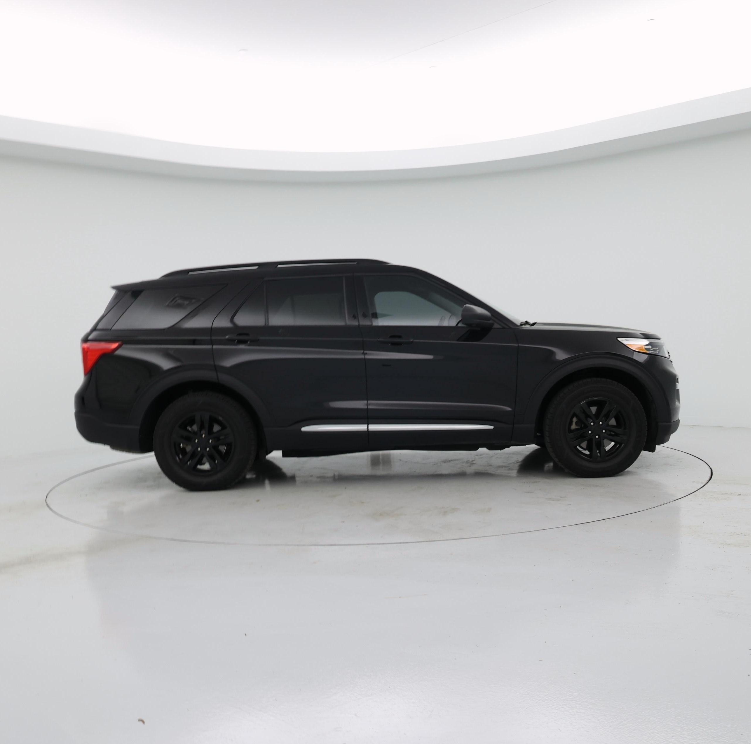 Thumbnail: 2023 Ford Explorer - 7