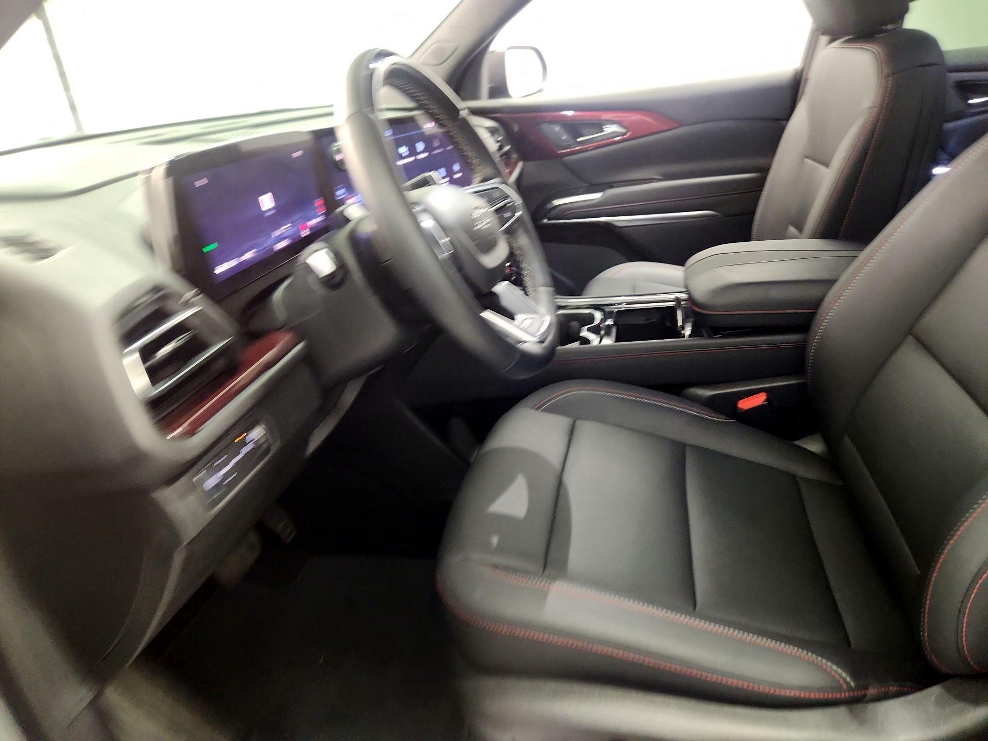 Thumbnail: 2025 Chevrolet Traverse - 11