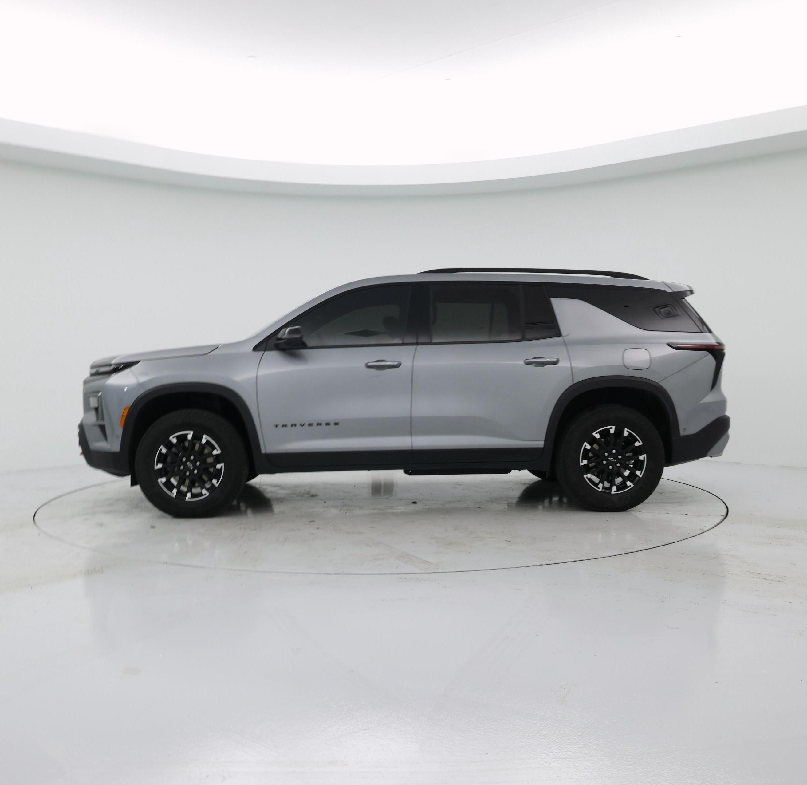 Thumbnail: 2025 Chevrolet Traverse - 3