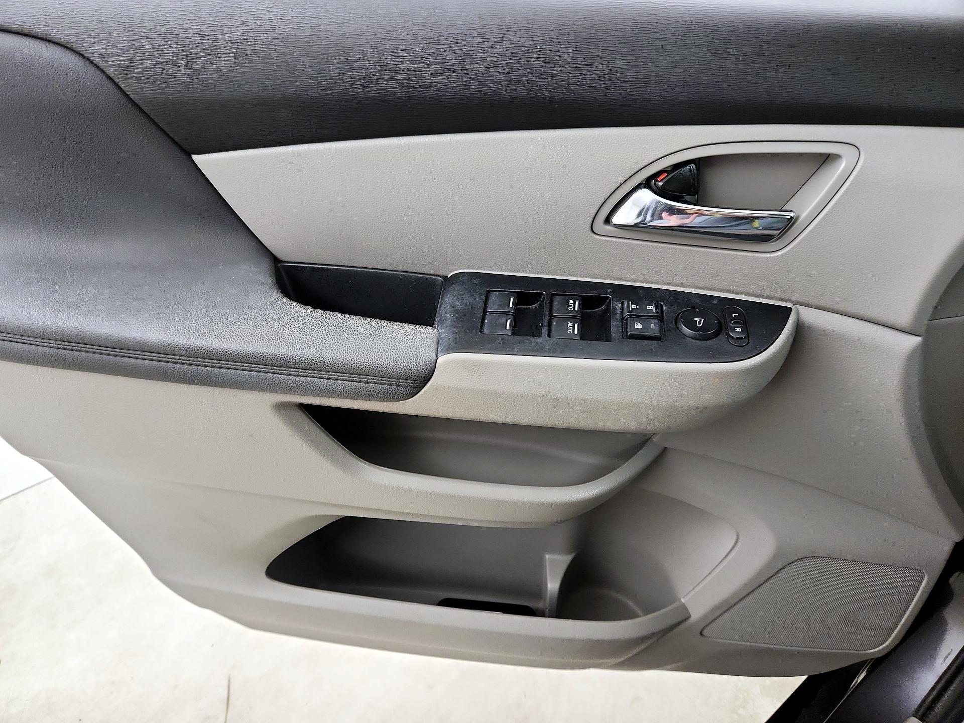 Thumbnail: 2015 Honda Odyssey - 10