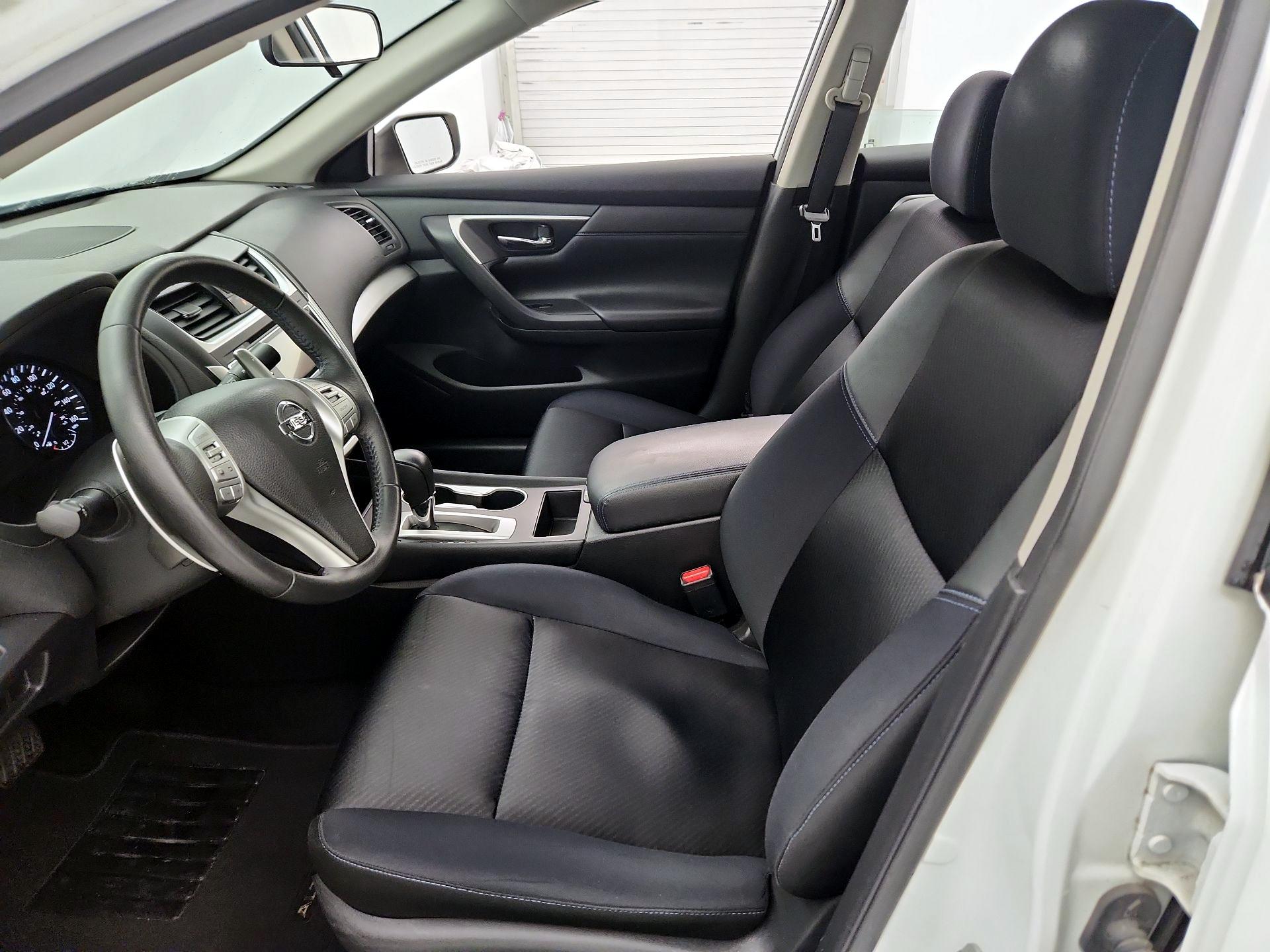 Thumbnail: 2017 Nissan Altima - 11