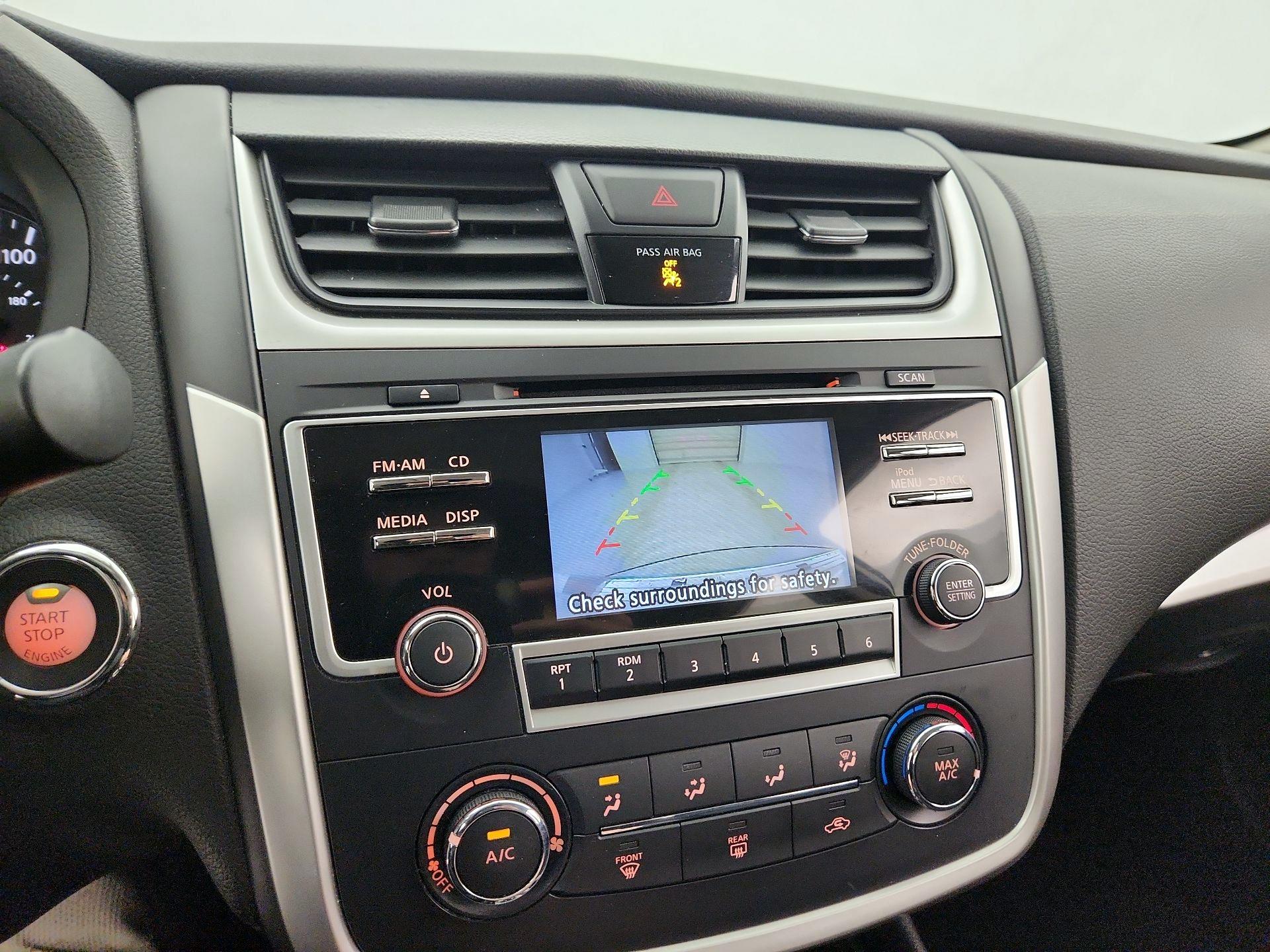 Thumbnail: 2017 Nissan Altima - 14