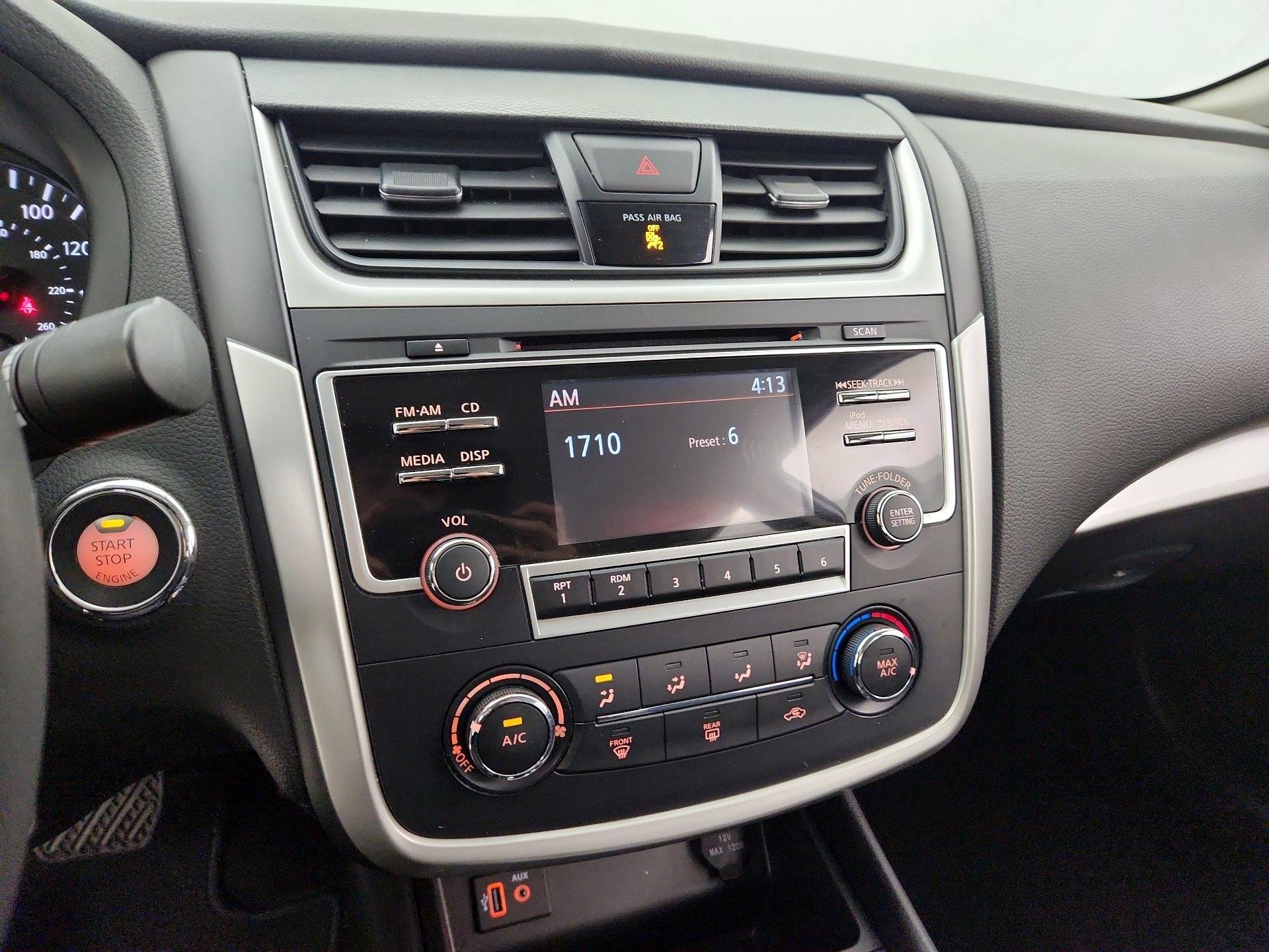 Thumbnail: 2017 Nissan Altima - 15