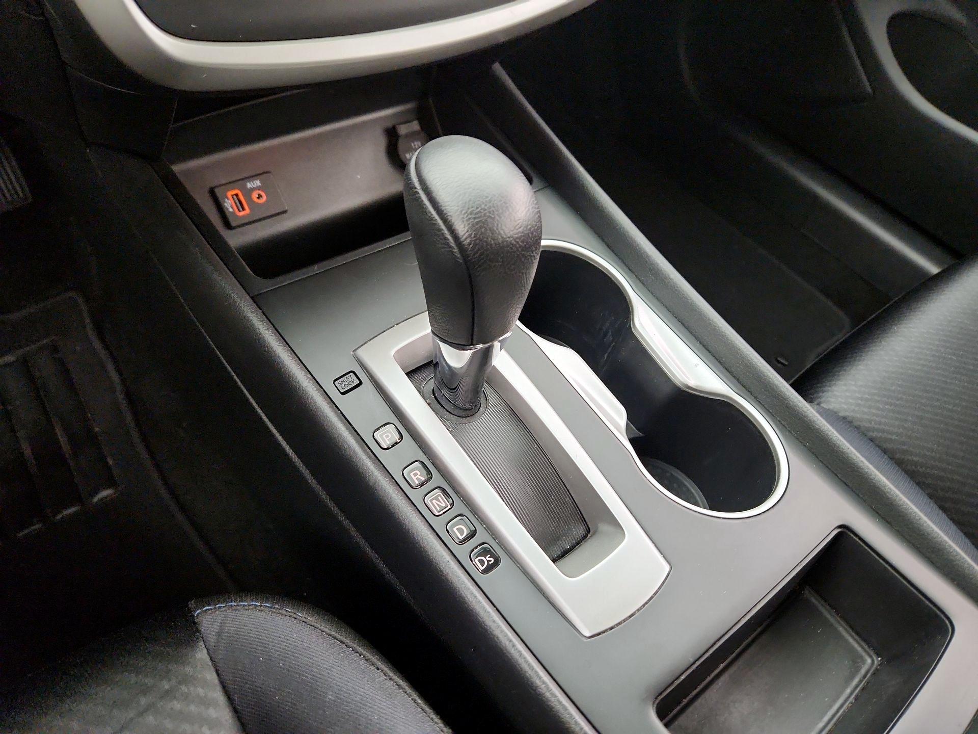 Thumbnail: 2017 Nissan Altima - 17