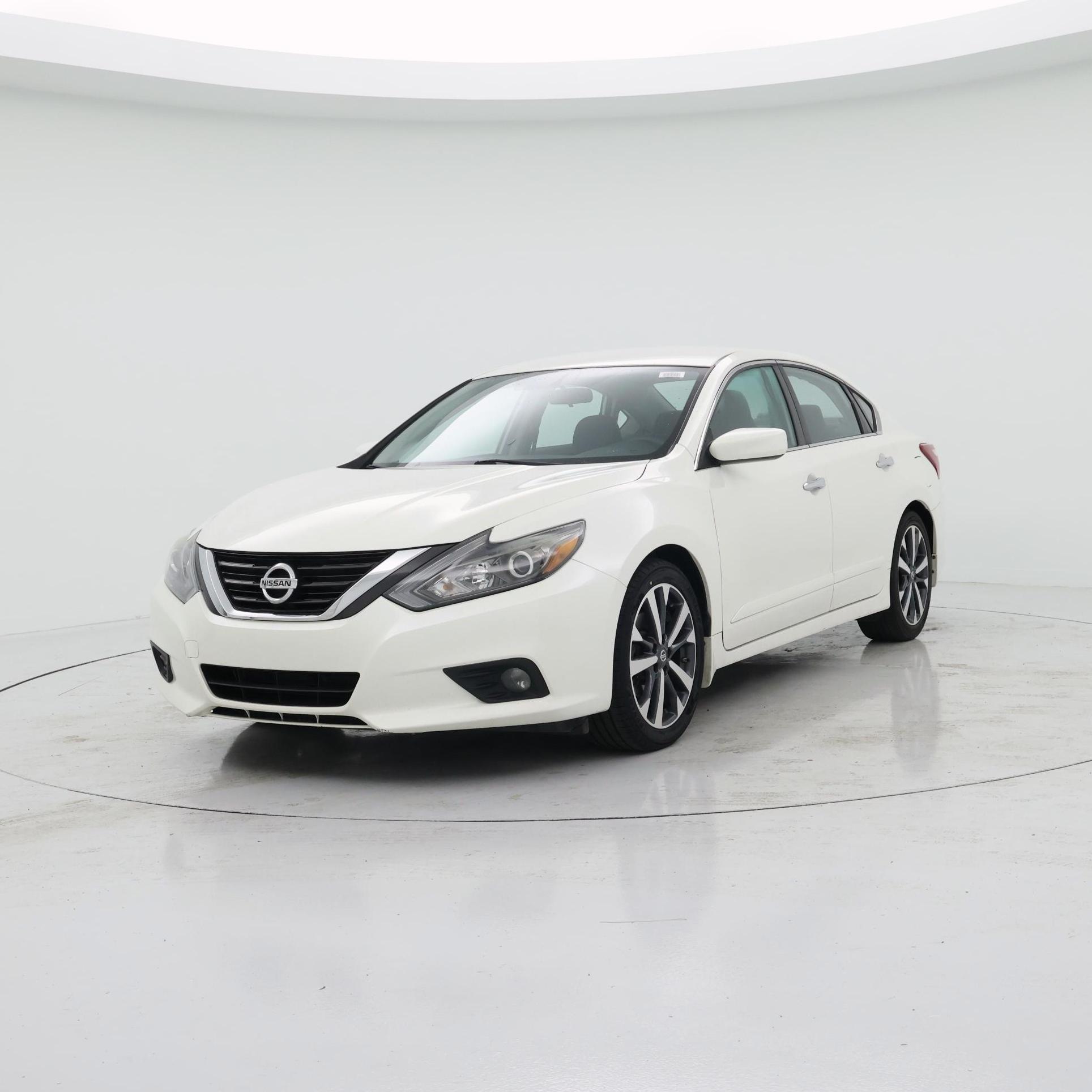 Thumbnail: 2017 Nissan Altima - 4