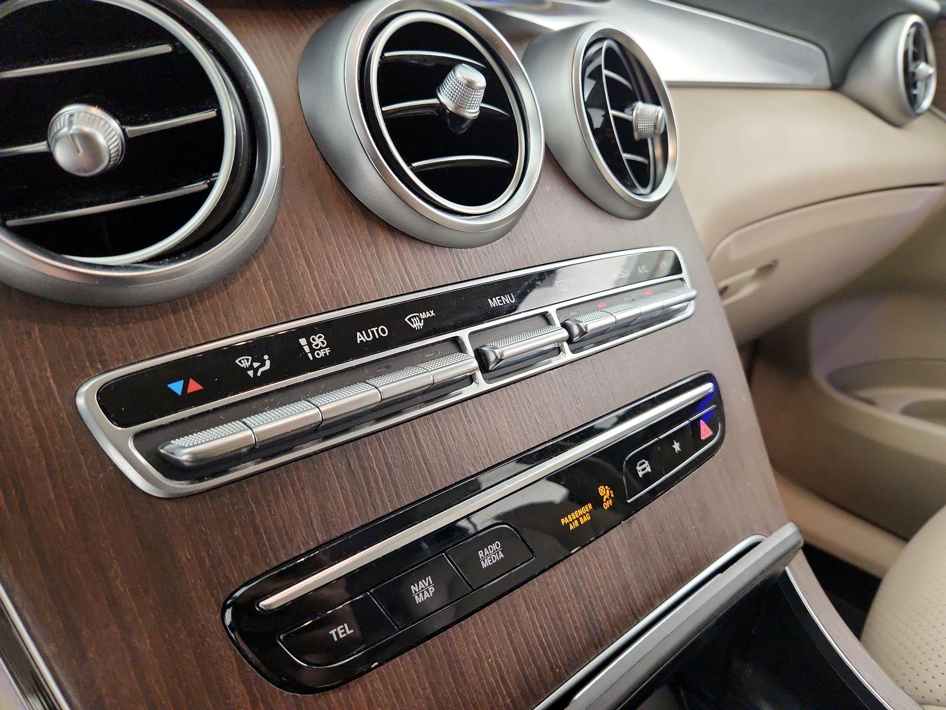 Thumbnail: 2022 Mercedes-Benz GLC - 16