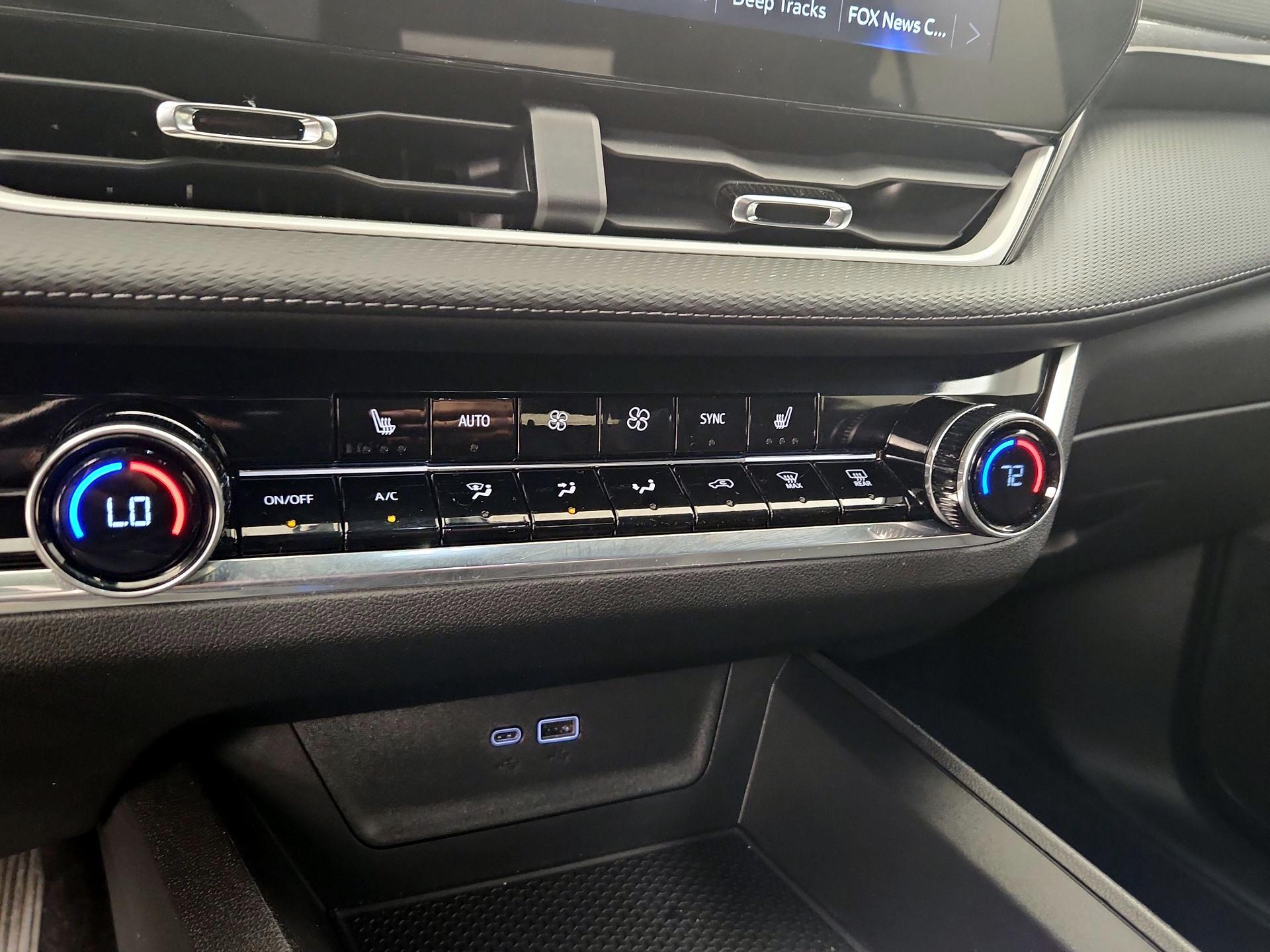 Thumbnail: 2025 Chevrolet Equinox - 17