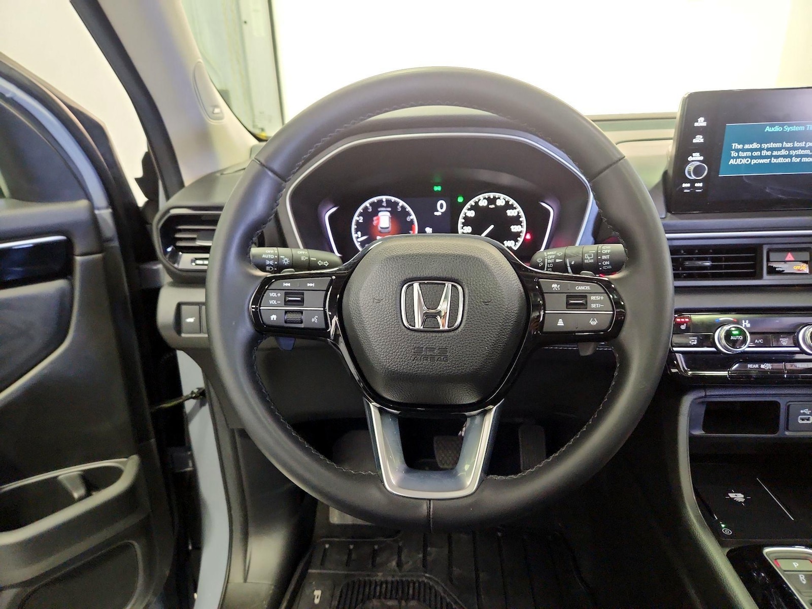 2025 Honda Pilot Touring - Photo 11