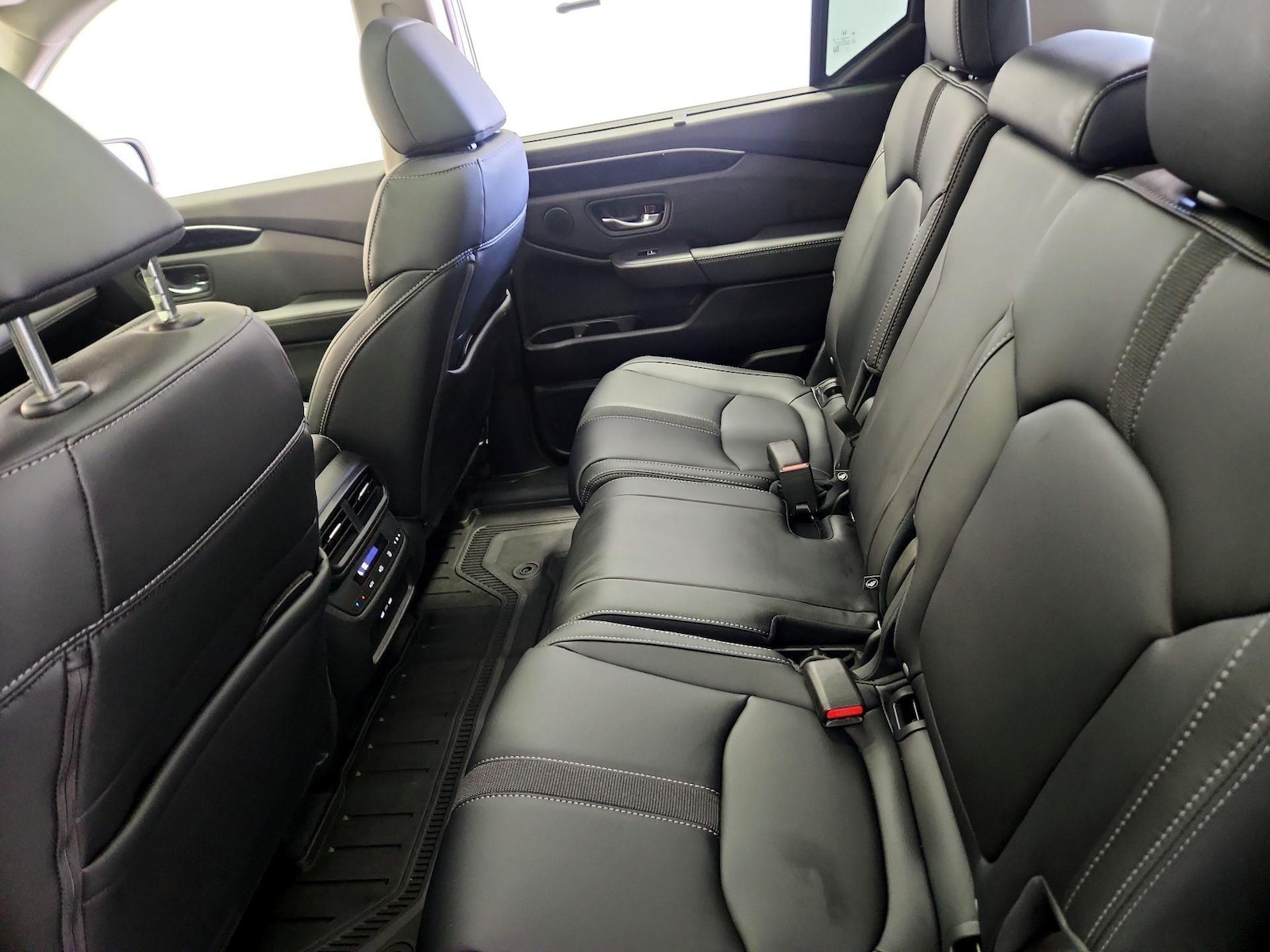 2025 Honda Pilot Touring - Photo 21