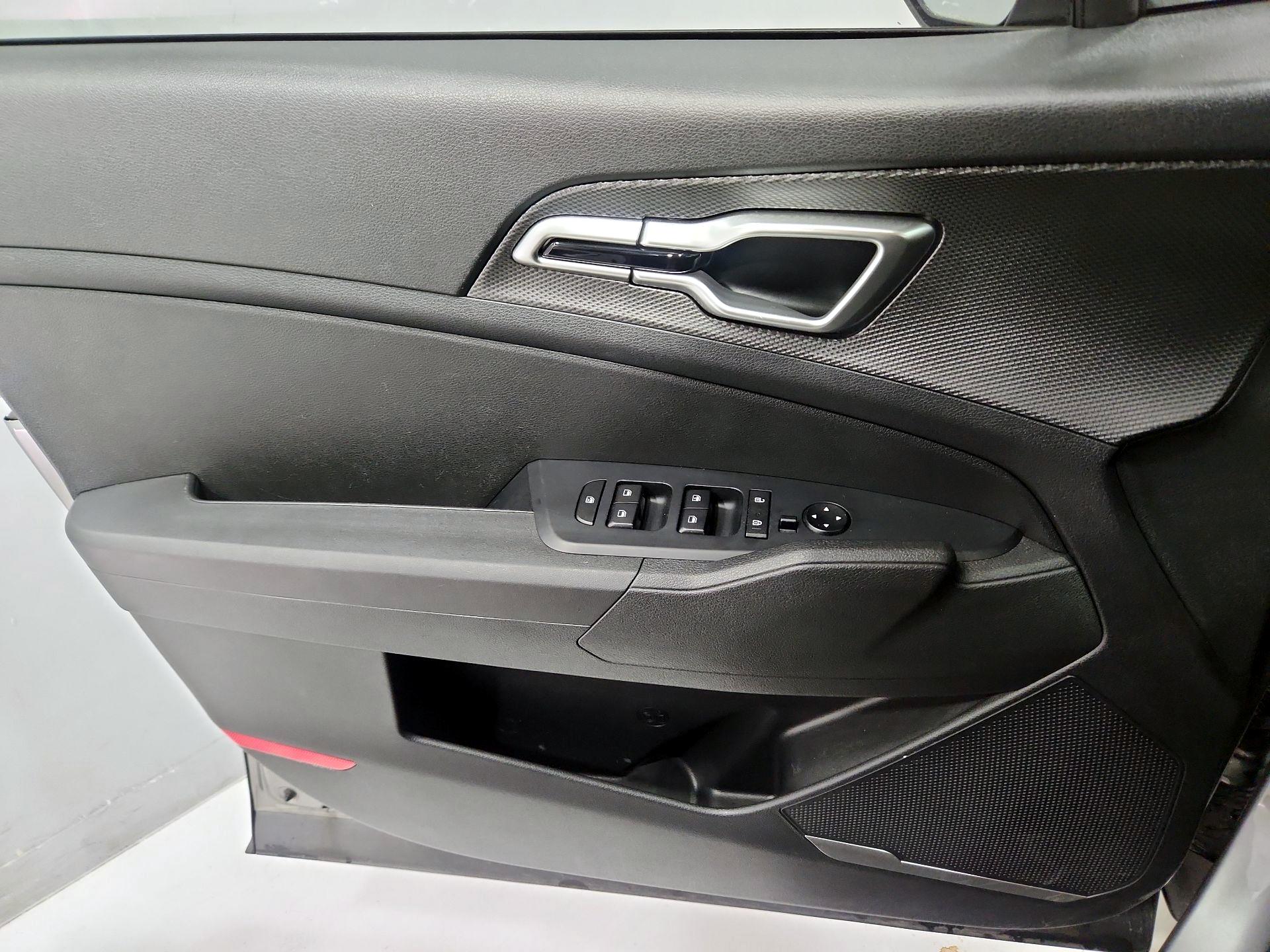 Thumbnail: 2023 Kia Sportage - 12