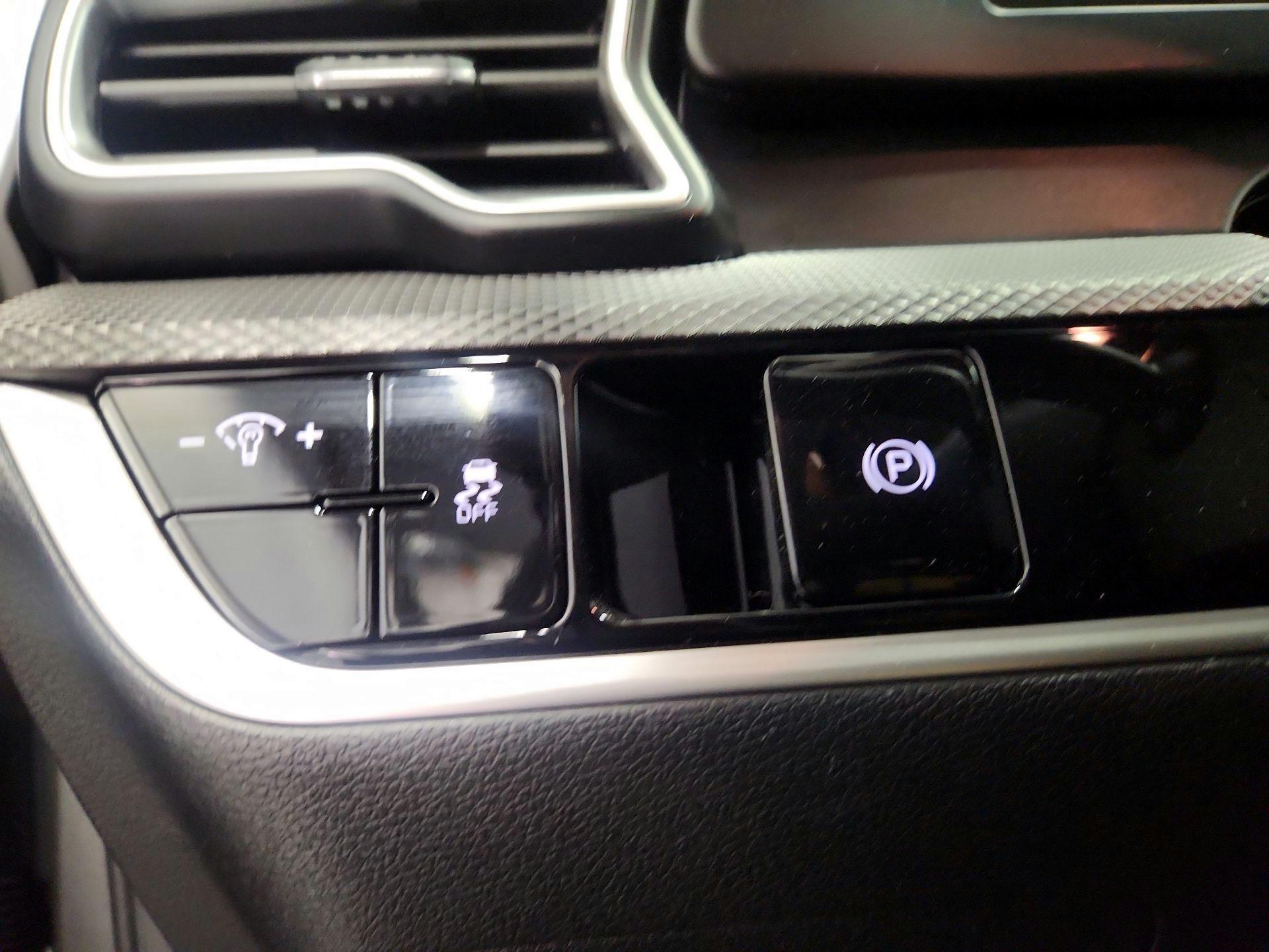 Thumbnail: 2023 Kia Sportage - 13